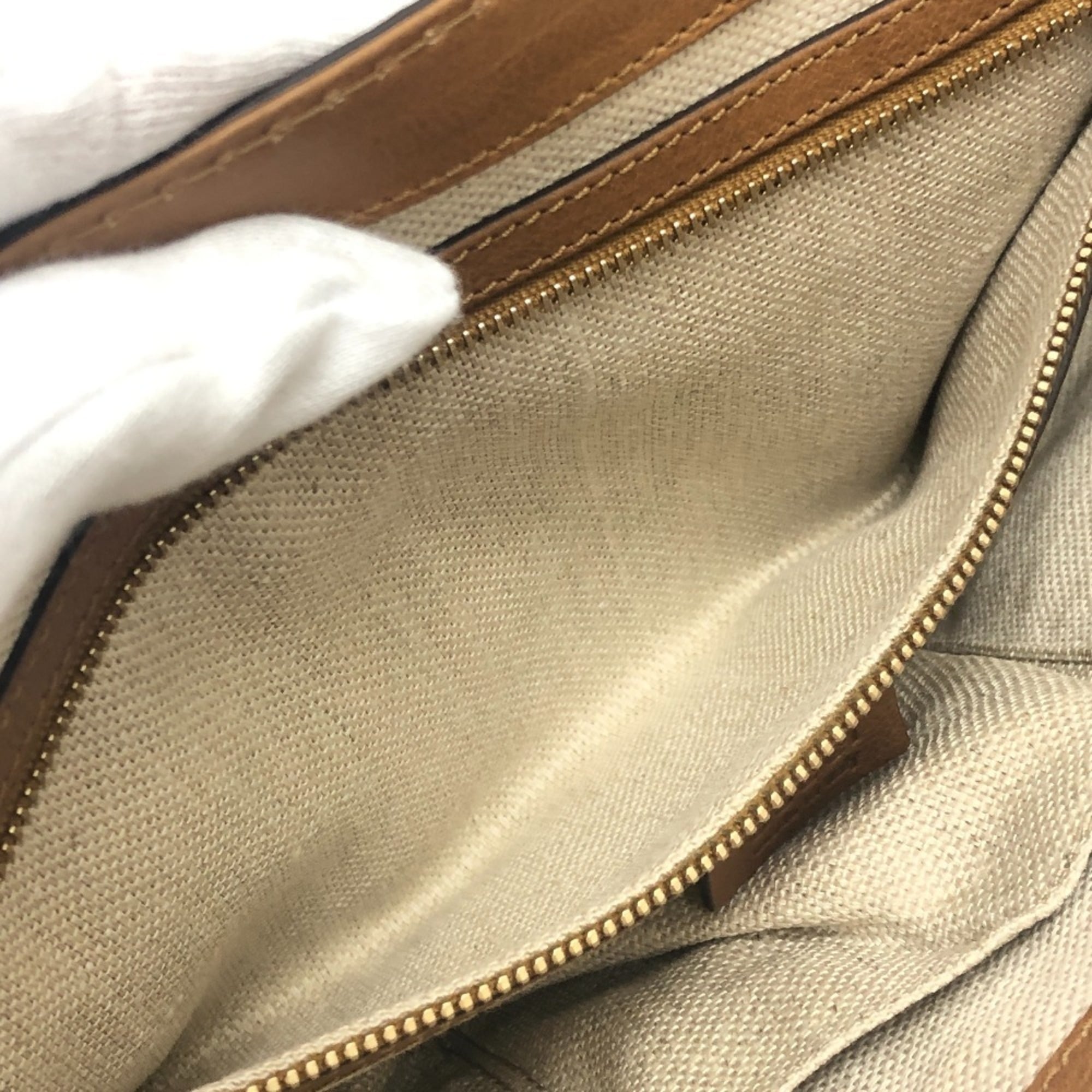 Gucci Brown Leather Clutch Bag (Pre-Owned)