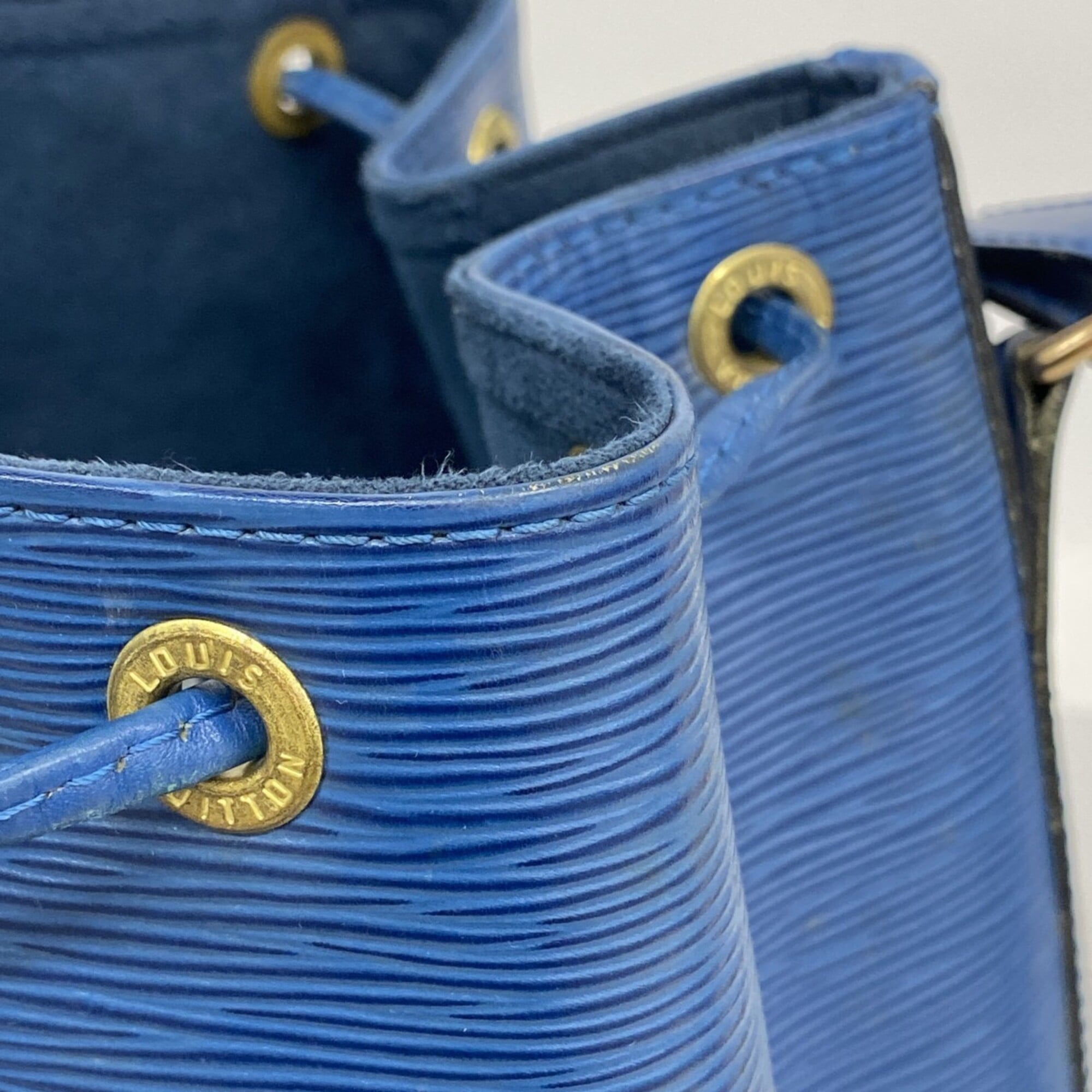 Louis Vuitton Toledo Blue Shoulder Bag (Pre-Owned)