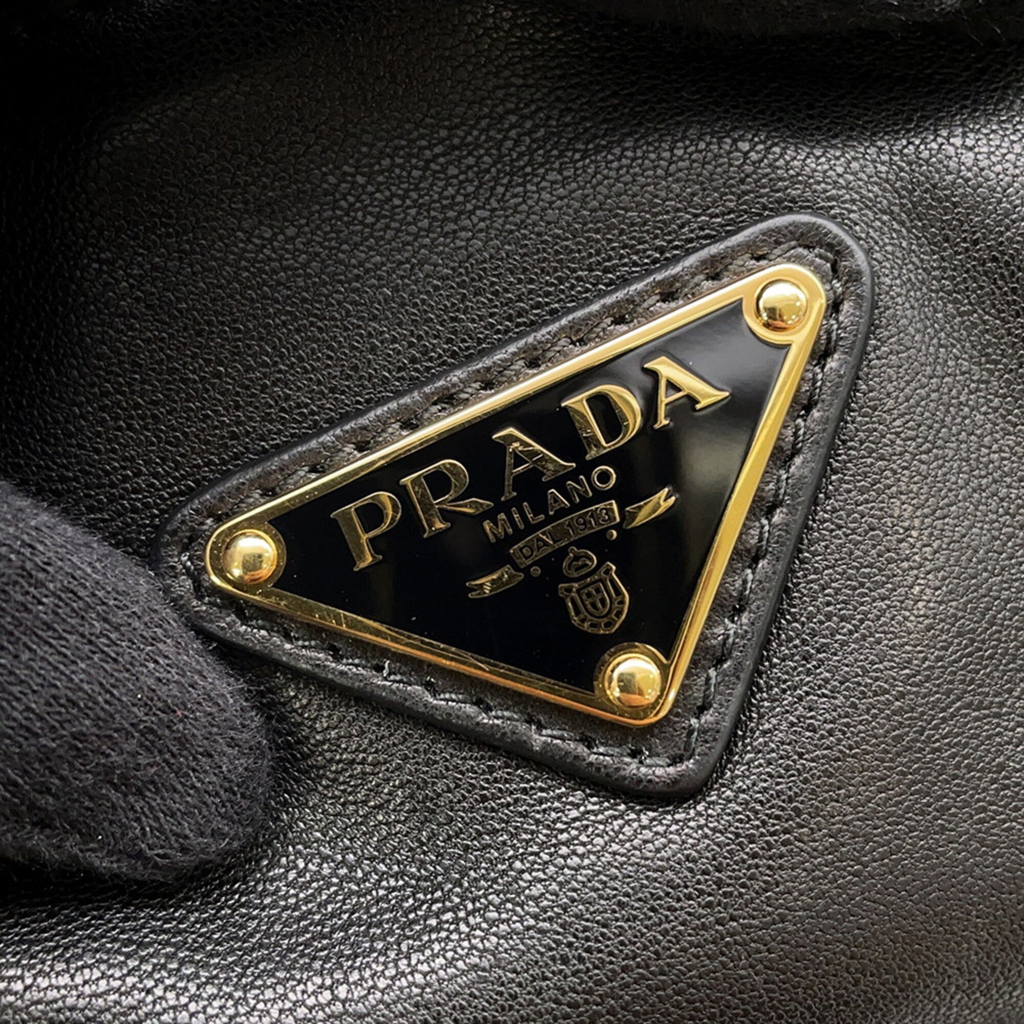 Prada Black Leather Handbag Shoulder Bag (Pre-Owned)