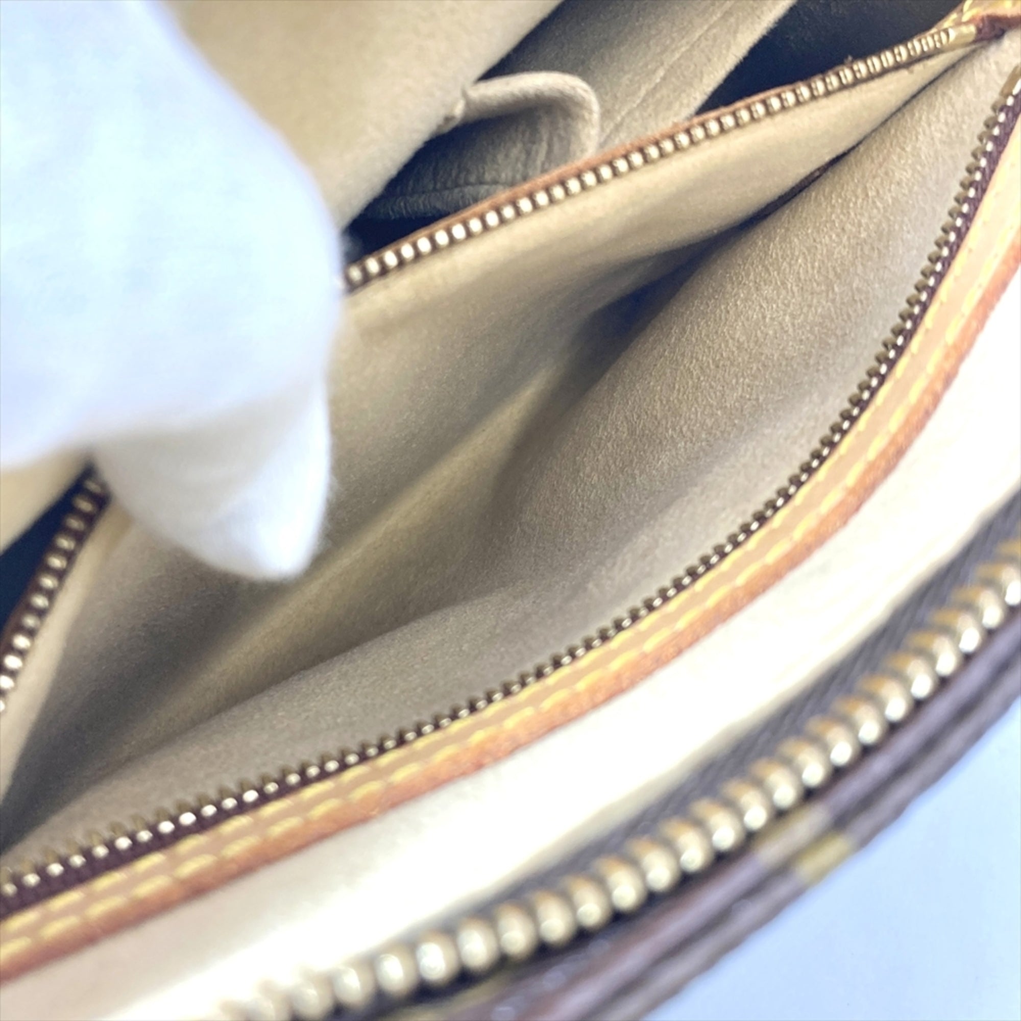 Louis Vuitton Brown Monogram Canvas Shoulder Bag (Pre-Owned)
