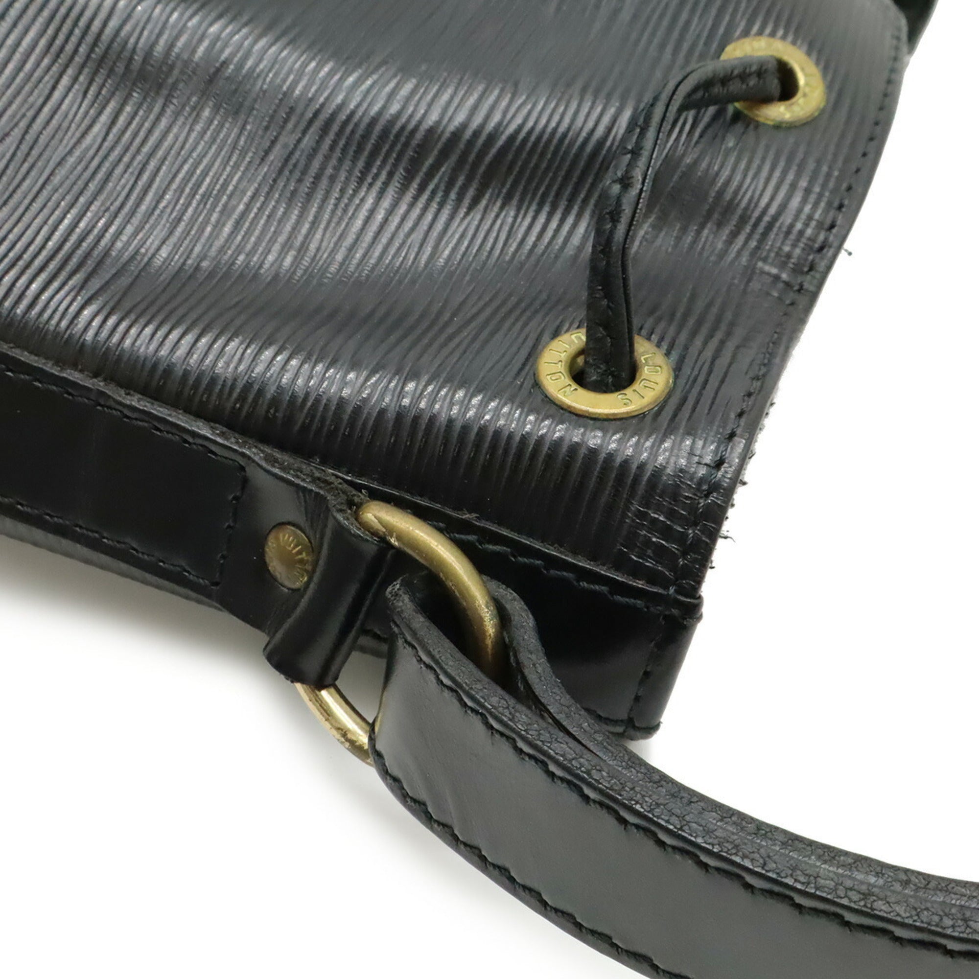 Louis Vuitton Black Noir Epi Leather Shoulder Bag (Pre-Owned)