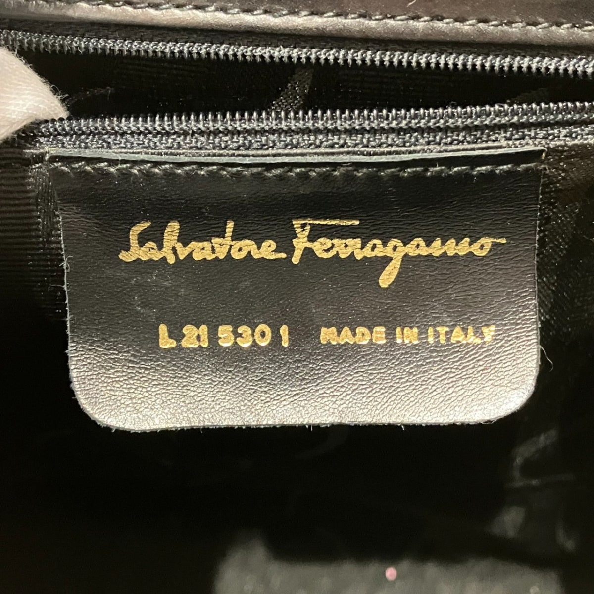 Salvatore Ferragamo Black Leather Handbag (Pre-Owned)