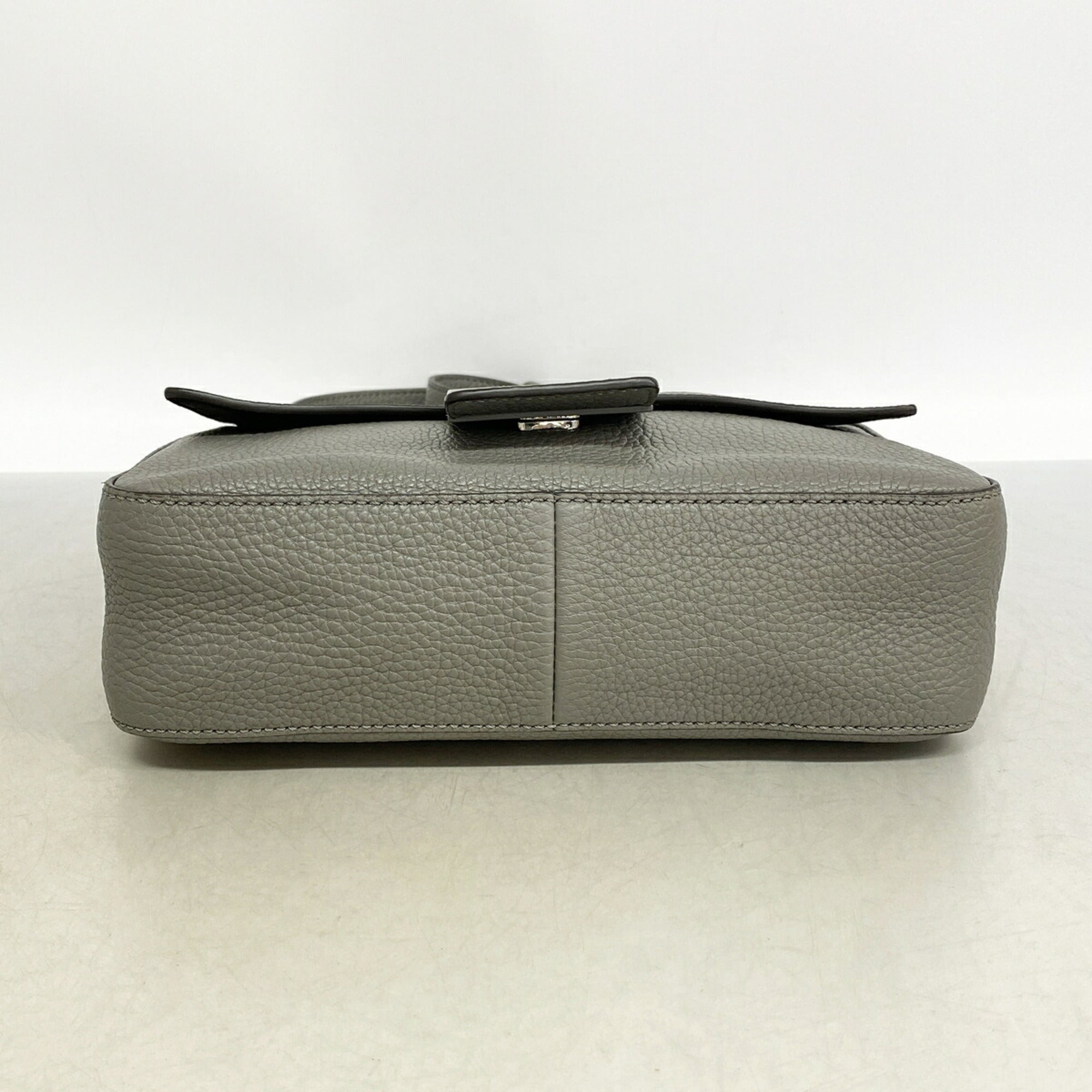 Fendi Gray Leather Shoulder Bag (Pre-Owned)
