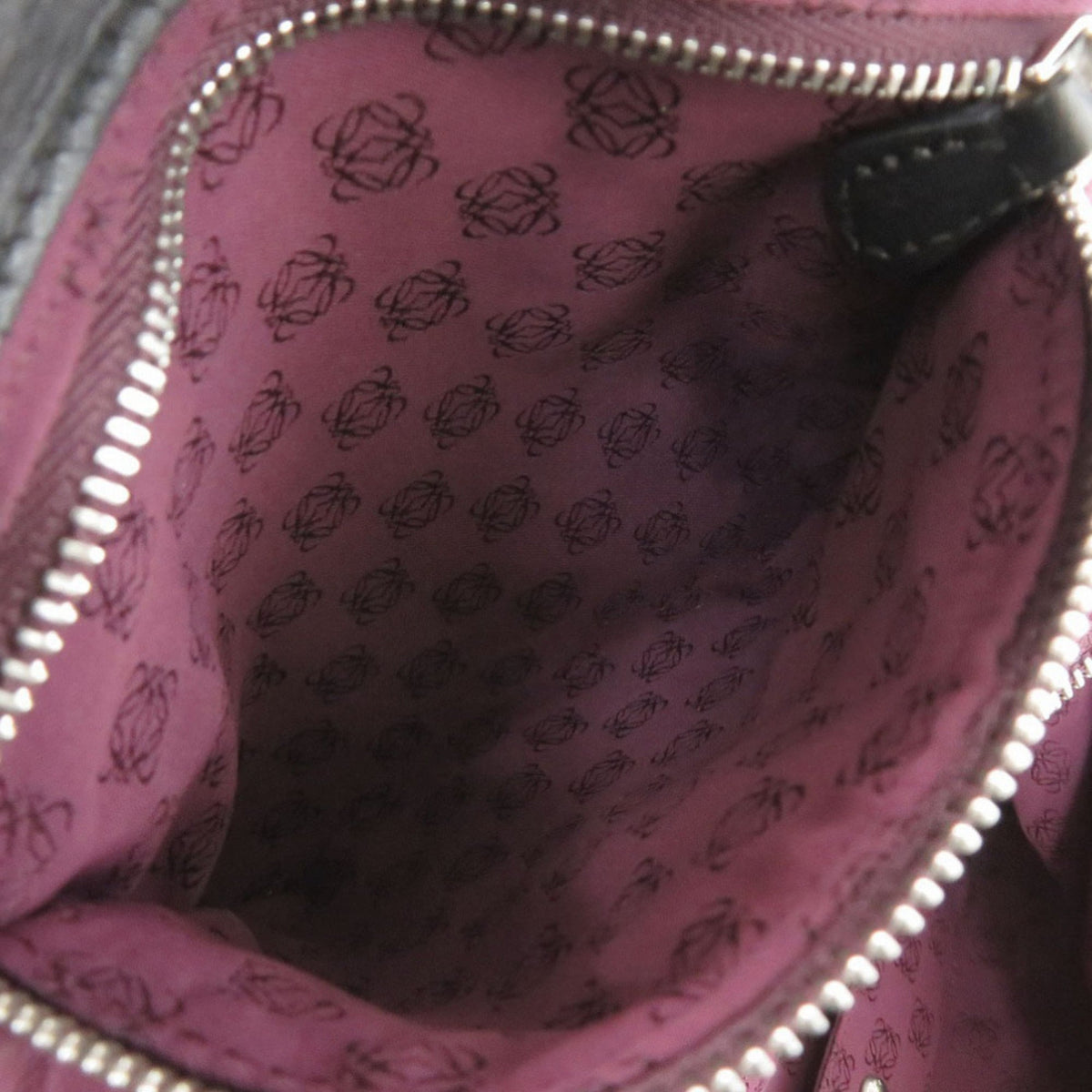 Loewe Black Patent Leather Handbag (Pre-Owned)