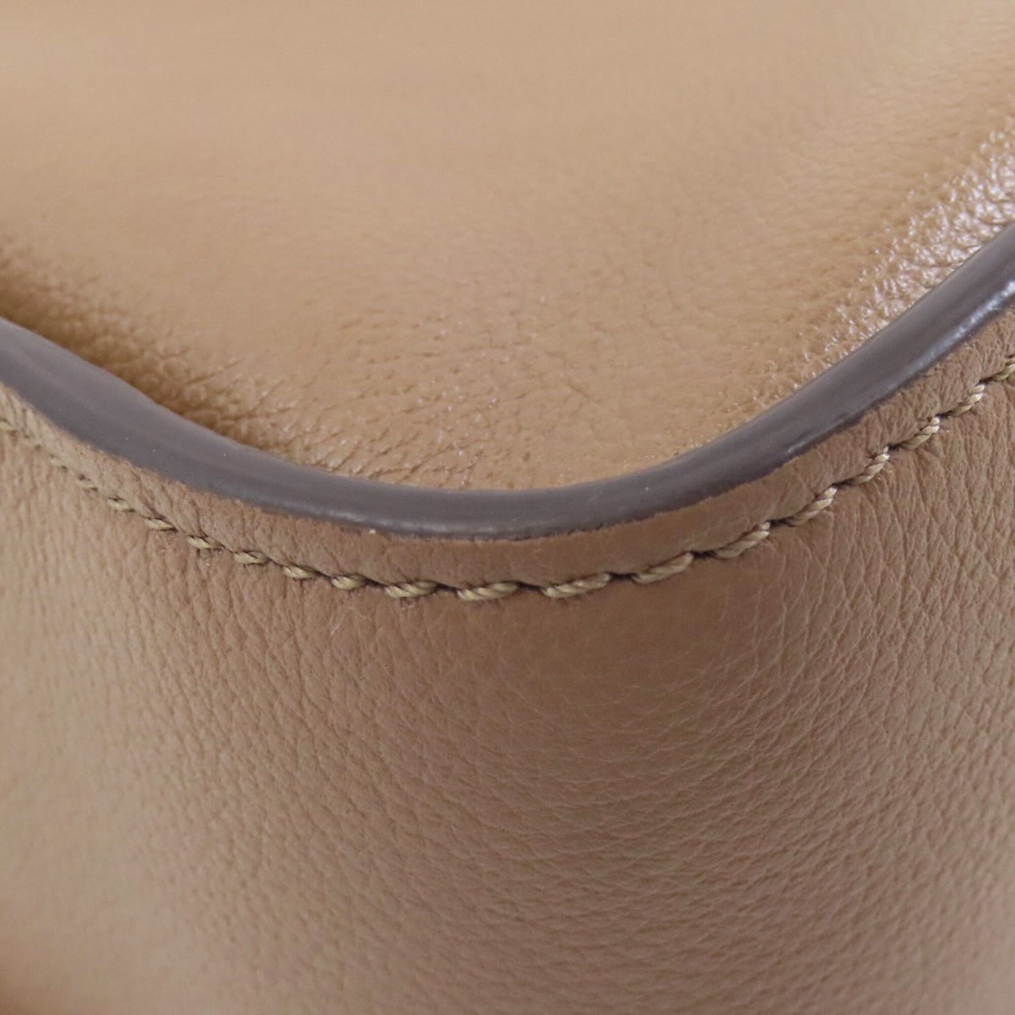 Tod's Brown Leather Shoulder Bag (Pre-Owned)