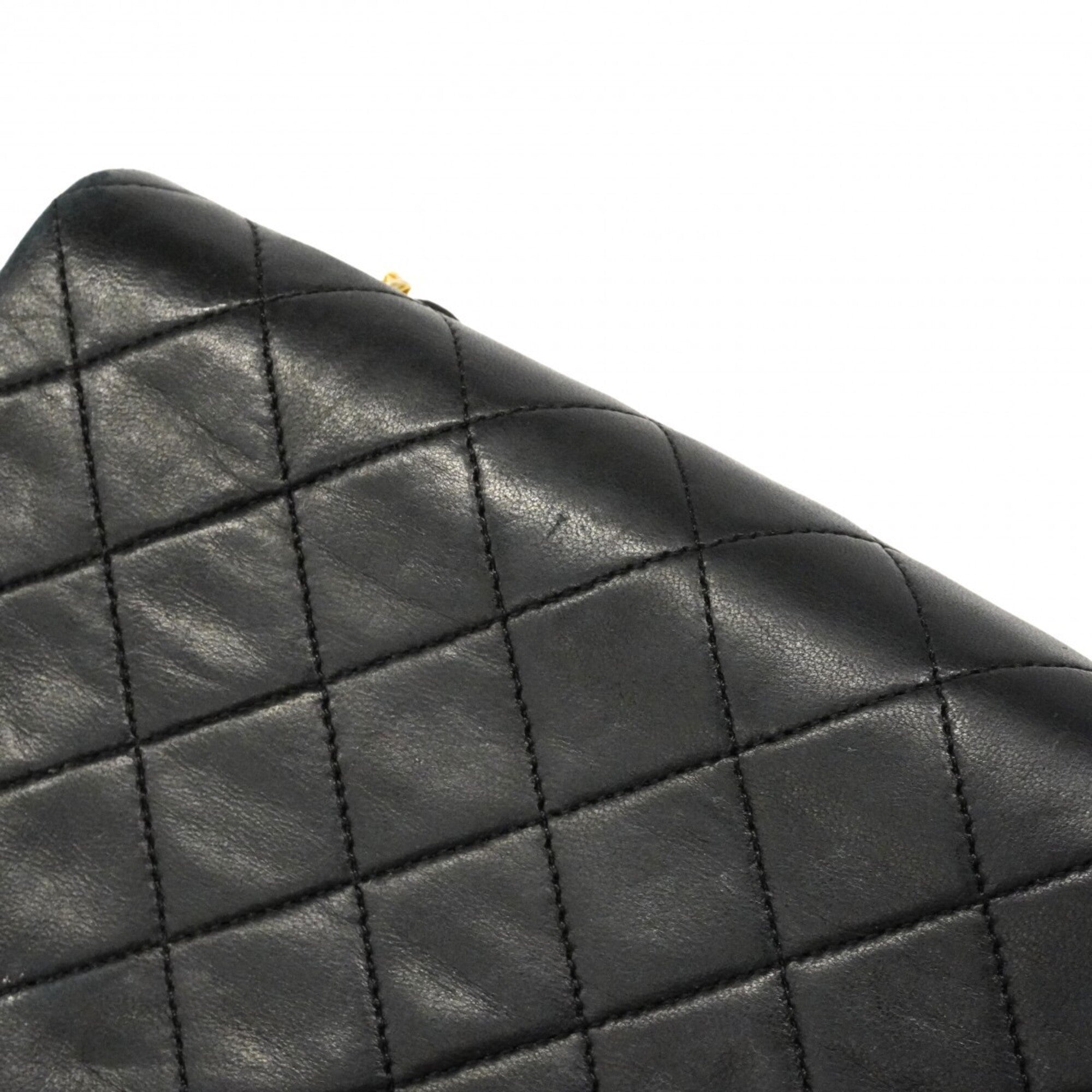 Chanel Black Leather Shoulder Bag (Pre-Owned)