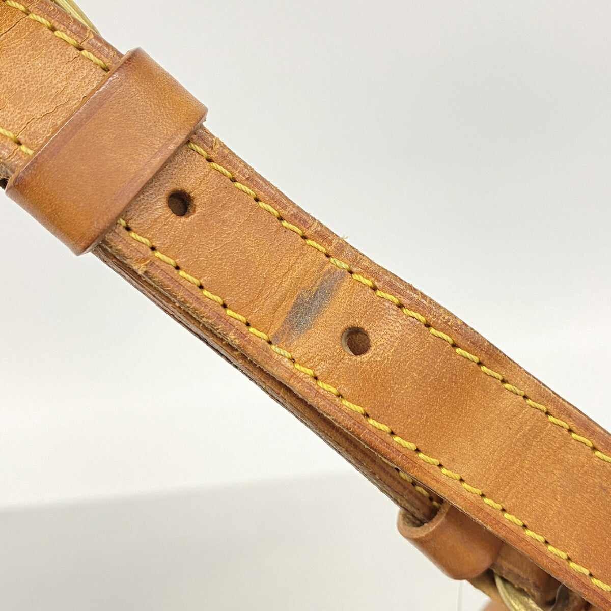 Louis Vuitton Brown Shoulder Bag (Pre-Owned)