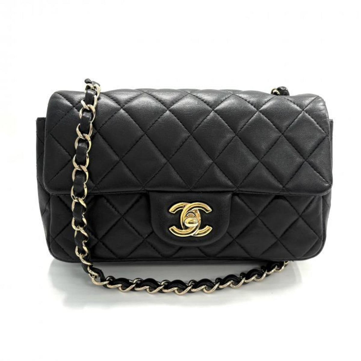 Chanel Black Leather Shoulder Bag (Pre-Owned)