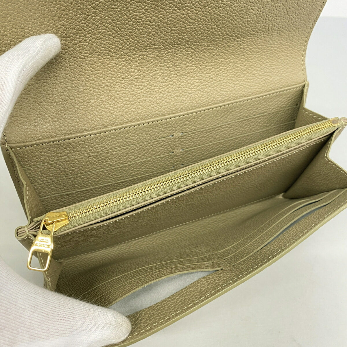 Louis Vuitton Beige Long Wallet (Bi-Fold) (Pre-Owned)