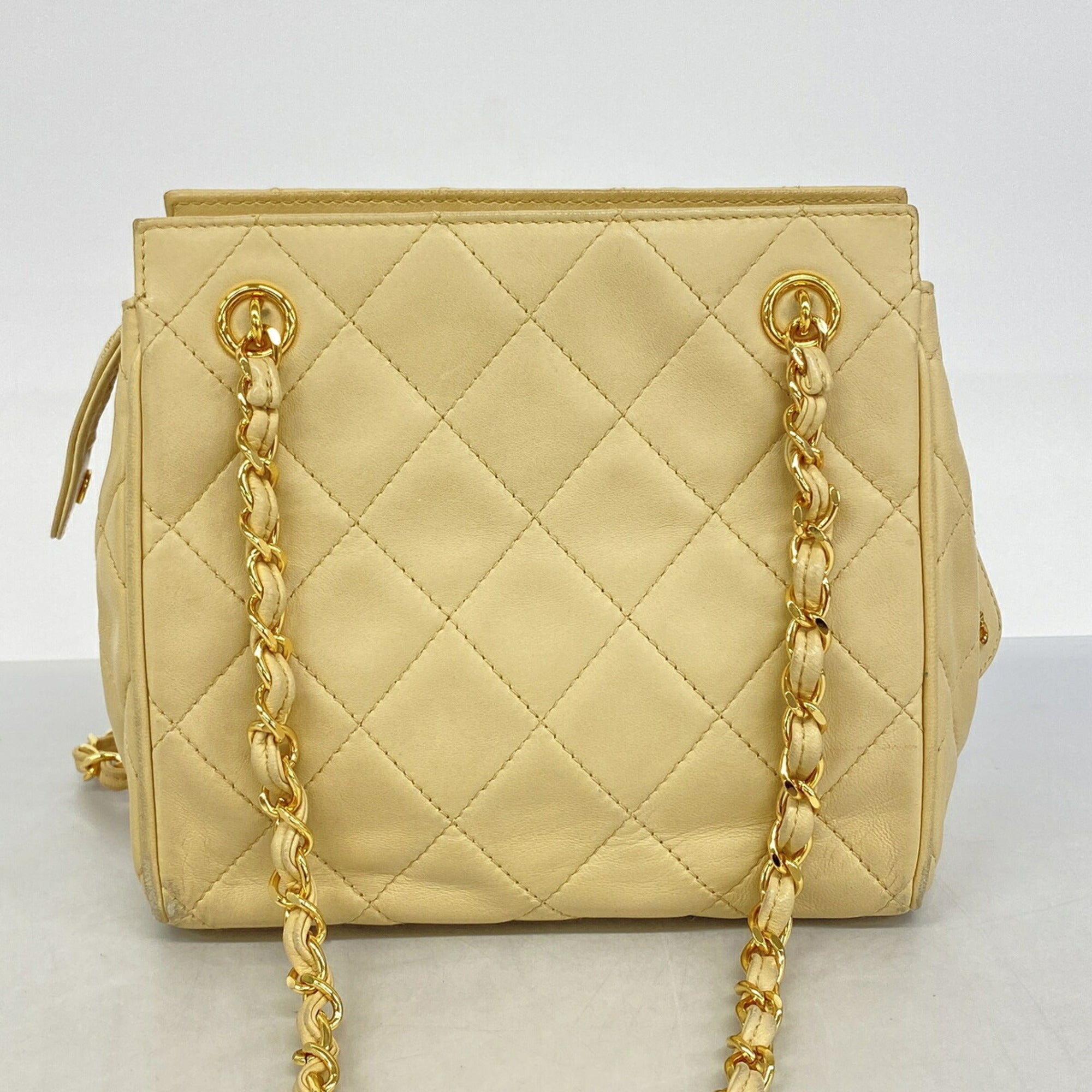 Chanel Beige Leather Shoulder Bag (Pre-Owned)
