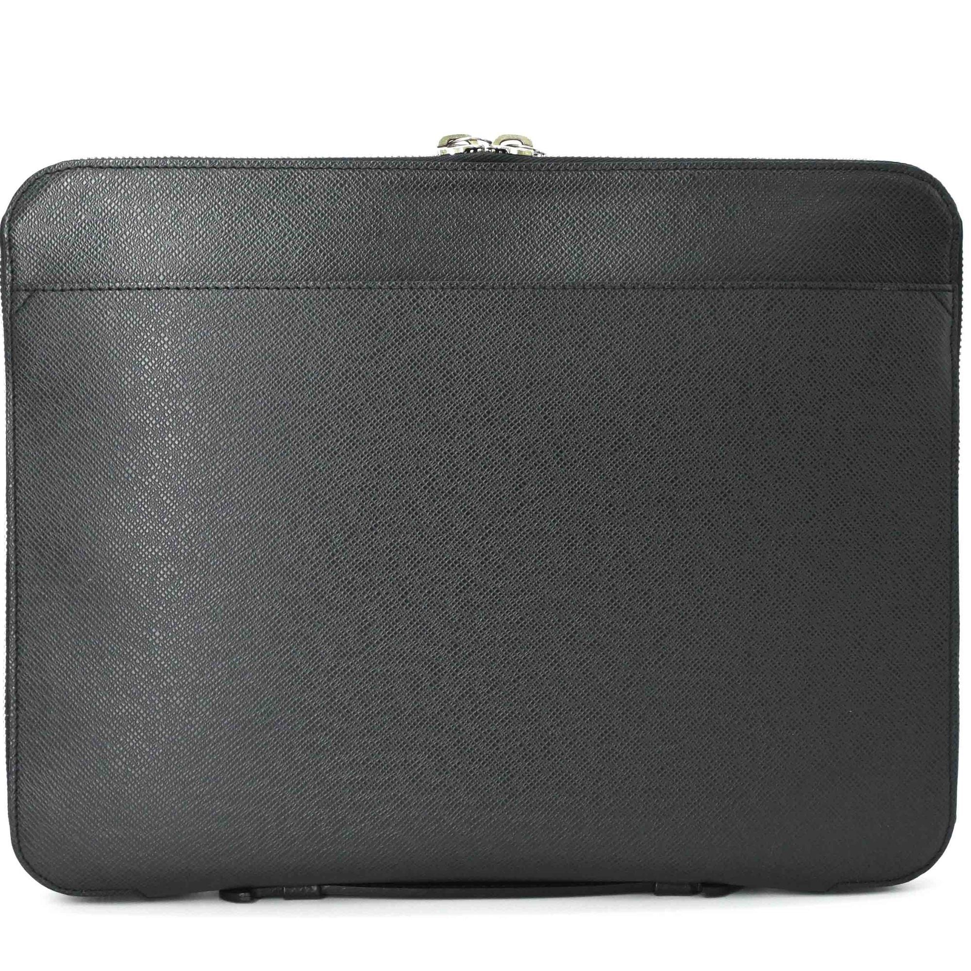 Louis Vuitton Black Taiga Leather Clutch Bag (Pre-Owned)