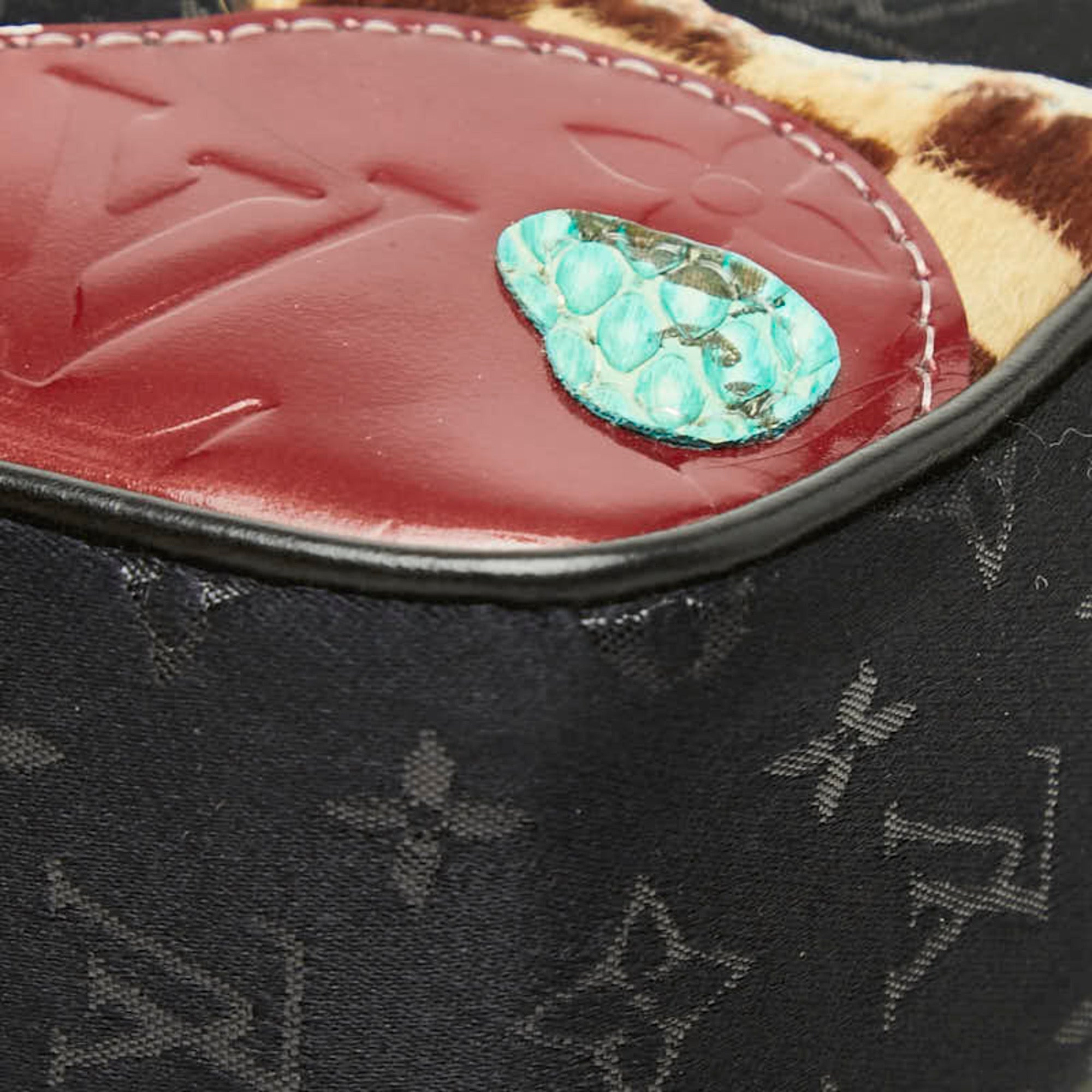 Louis Vuitton Black Satin Leather Handbag Pochette Shoulder Bag (Pre-Owned)