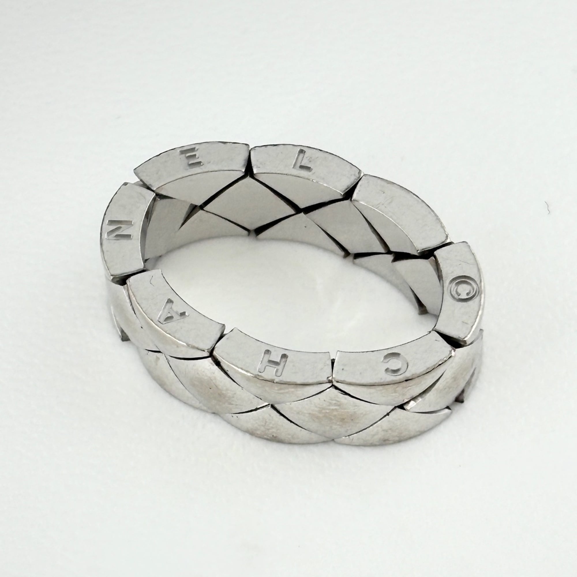 Chanel Matelasse Silver Band Ring (Pre-Owned)