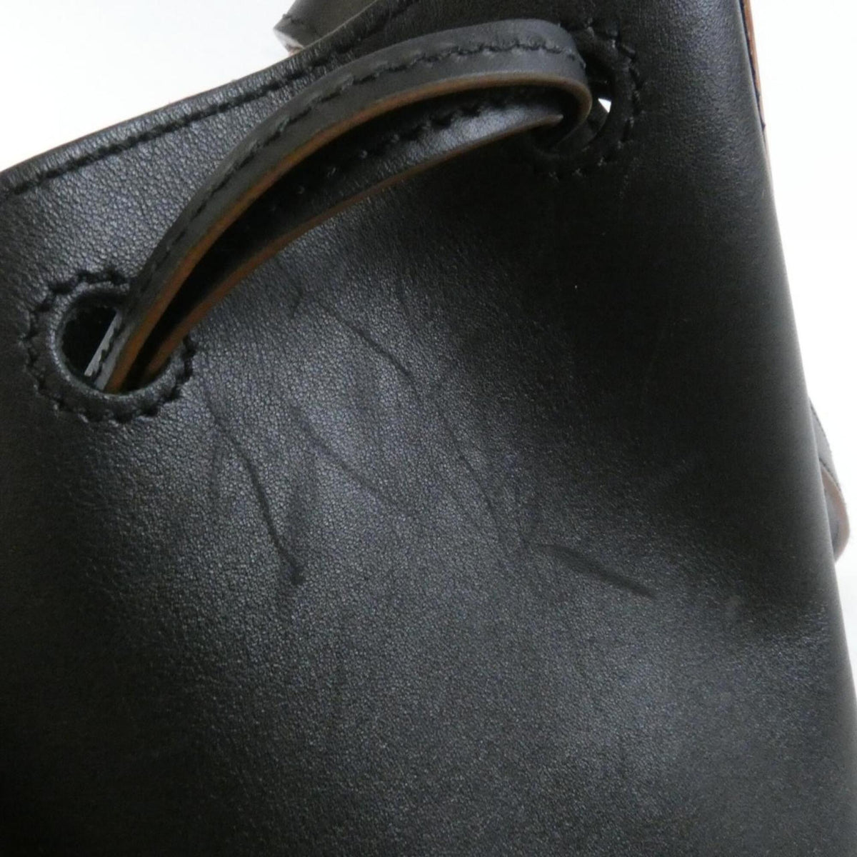 Loewe Black Leather Shoulder Bag (Pre-Owned)