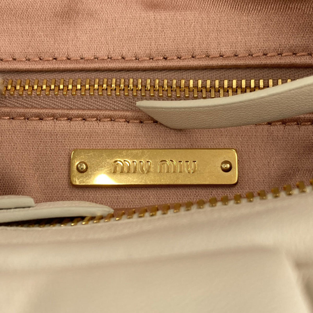 Miu Miu Leather Handbag (Pre-Owned)