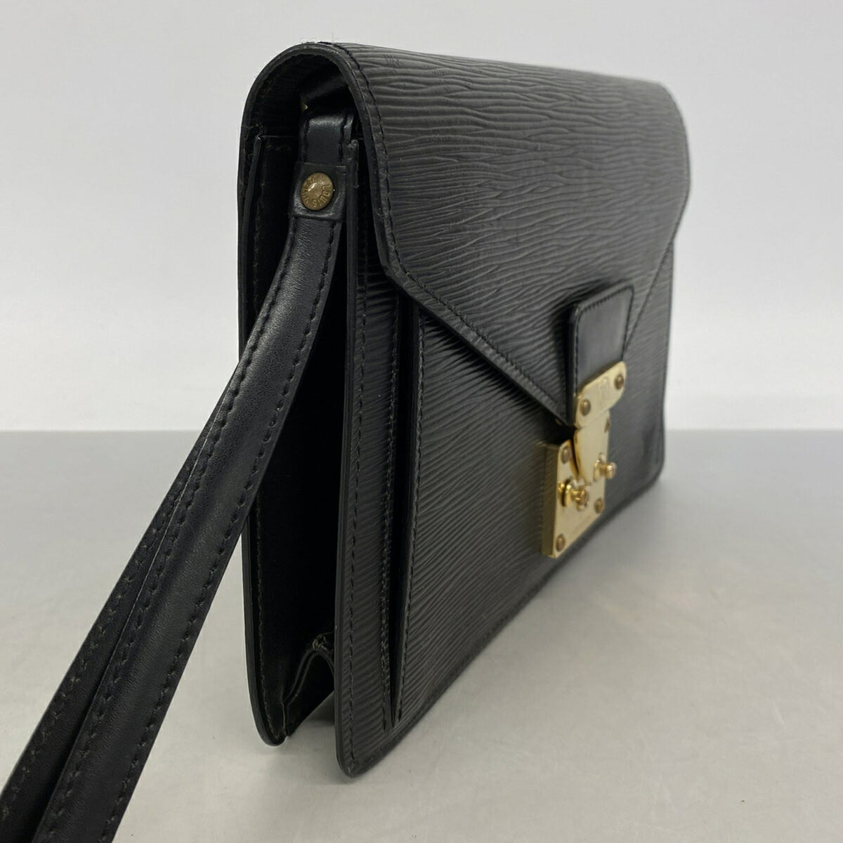 Louis Vuitton Noir Clutch Bag (Pre-Owned)