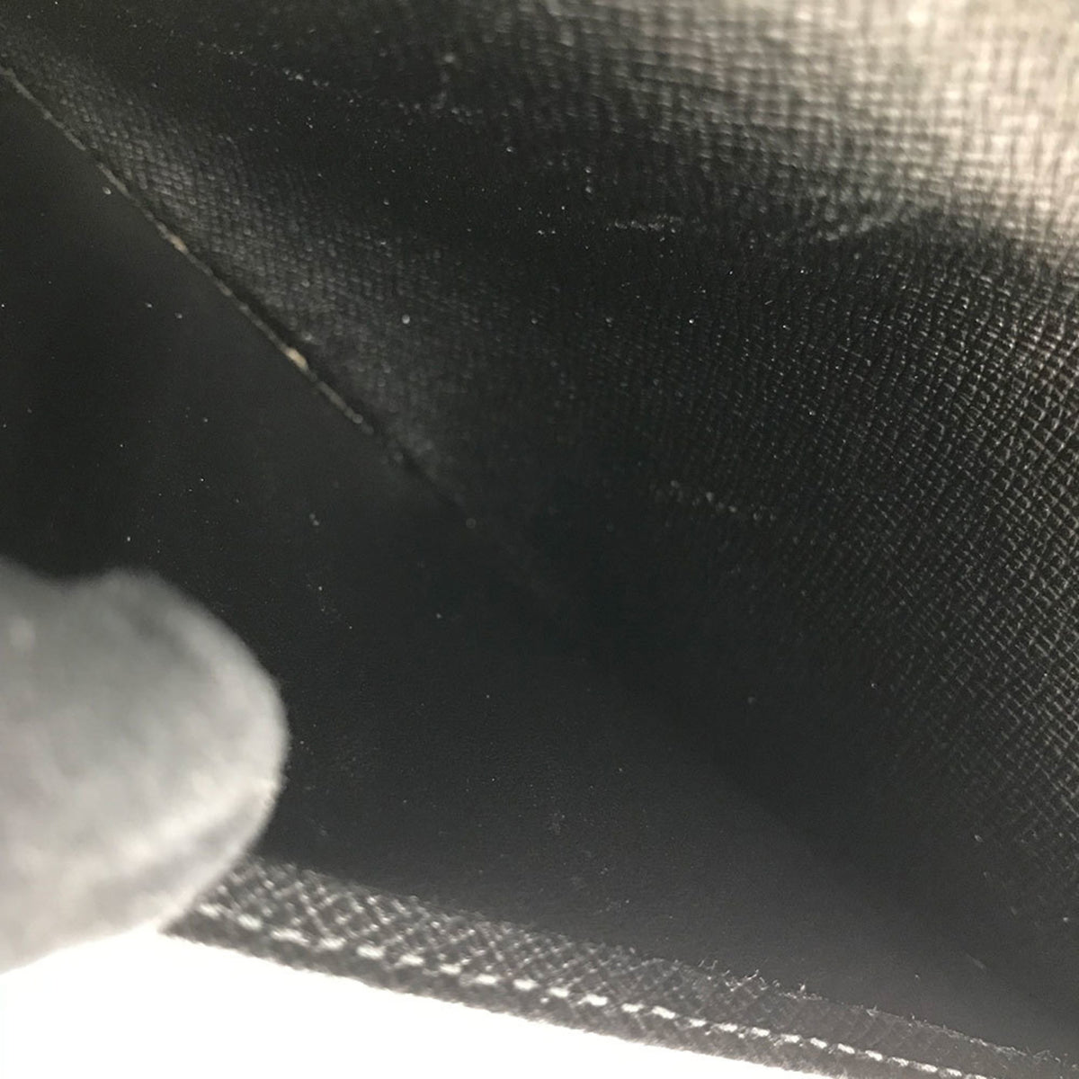 Louis Vuitton Black Noir Taiga Leather Long Bill Wallet (Bi-Fold) (Pre-Owned)
