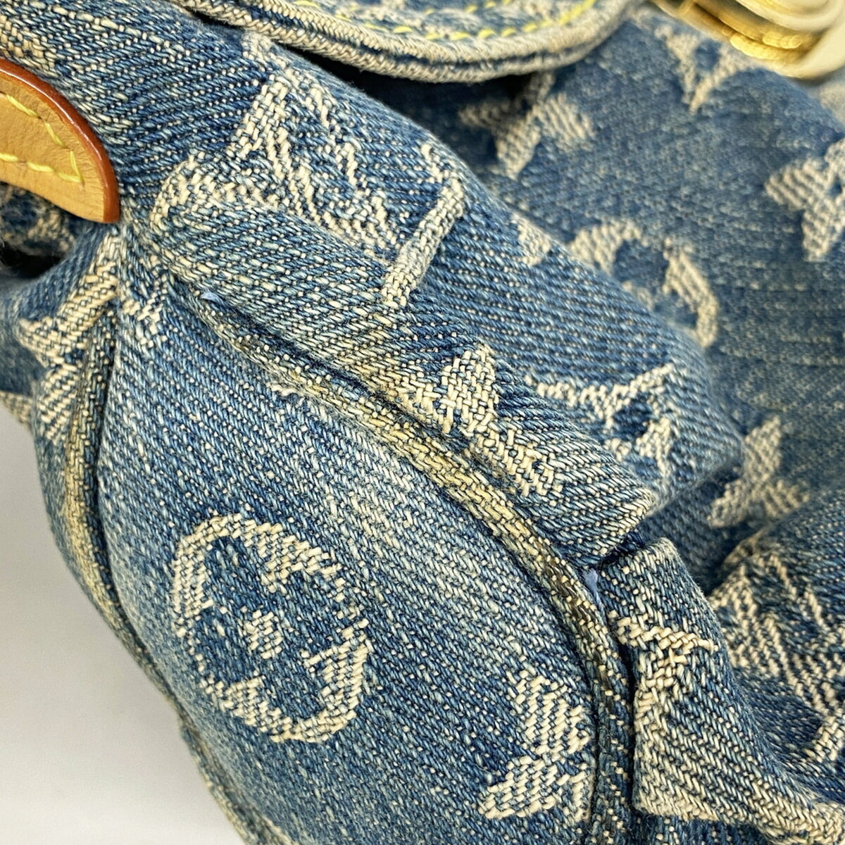 Louis Vuitton Blue Handbag (Pre-Owned)
