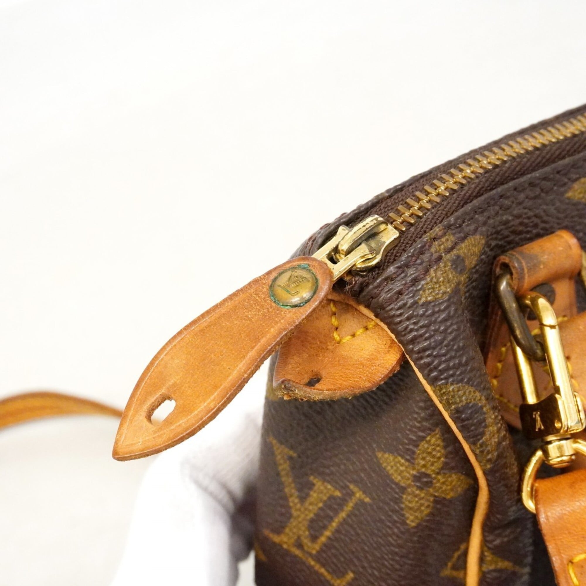 Louis Vuitton Brown Handbag (Pre-Owned)