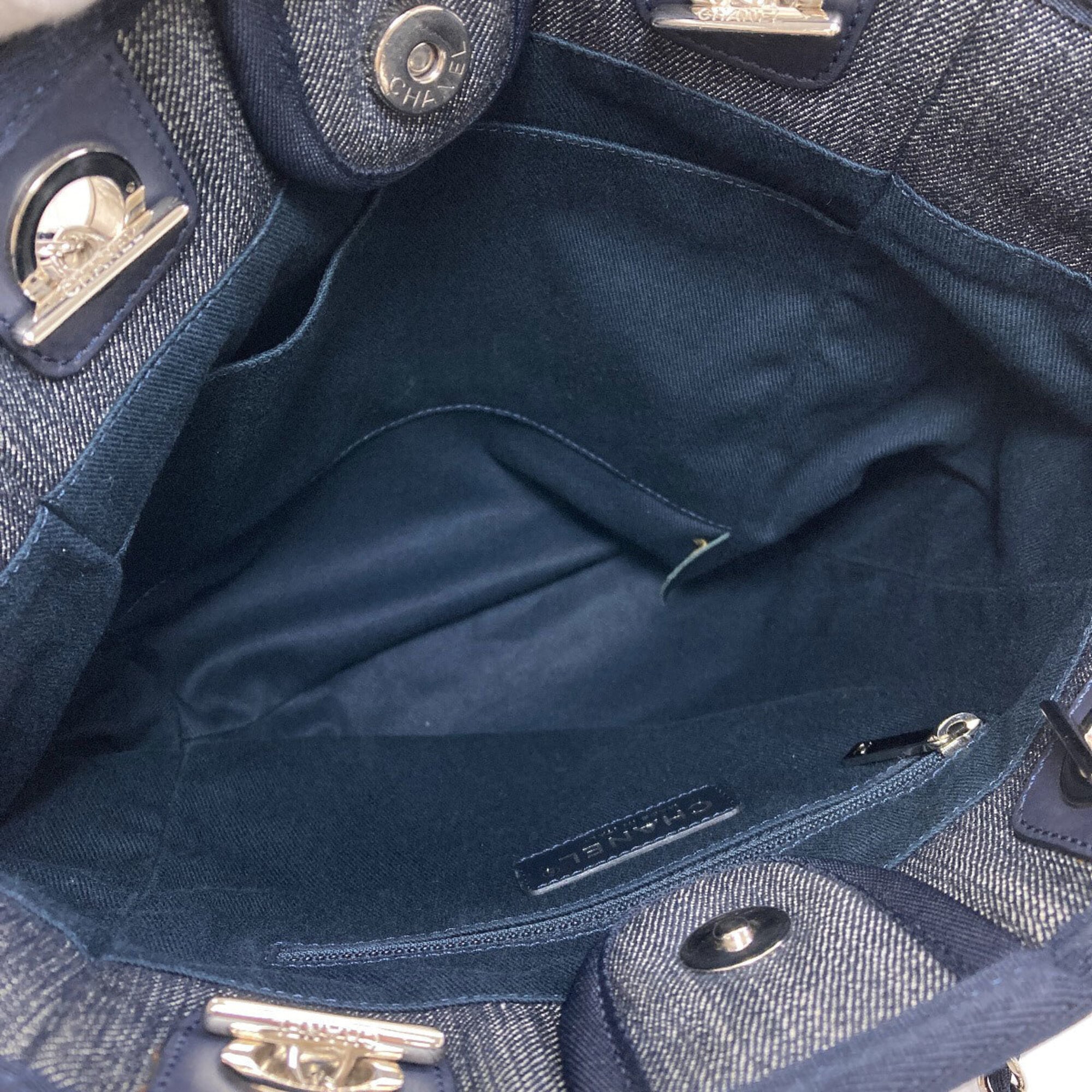 Chanel Navy Canvas Tote Bag (Pre-Owned)