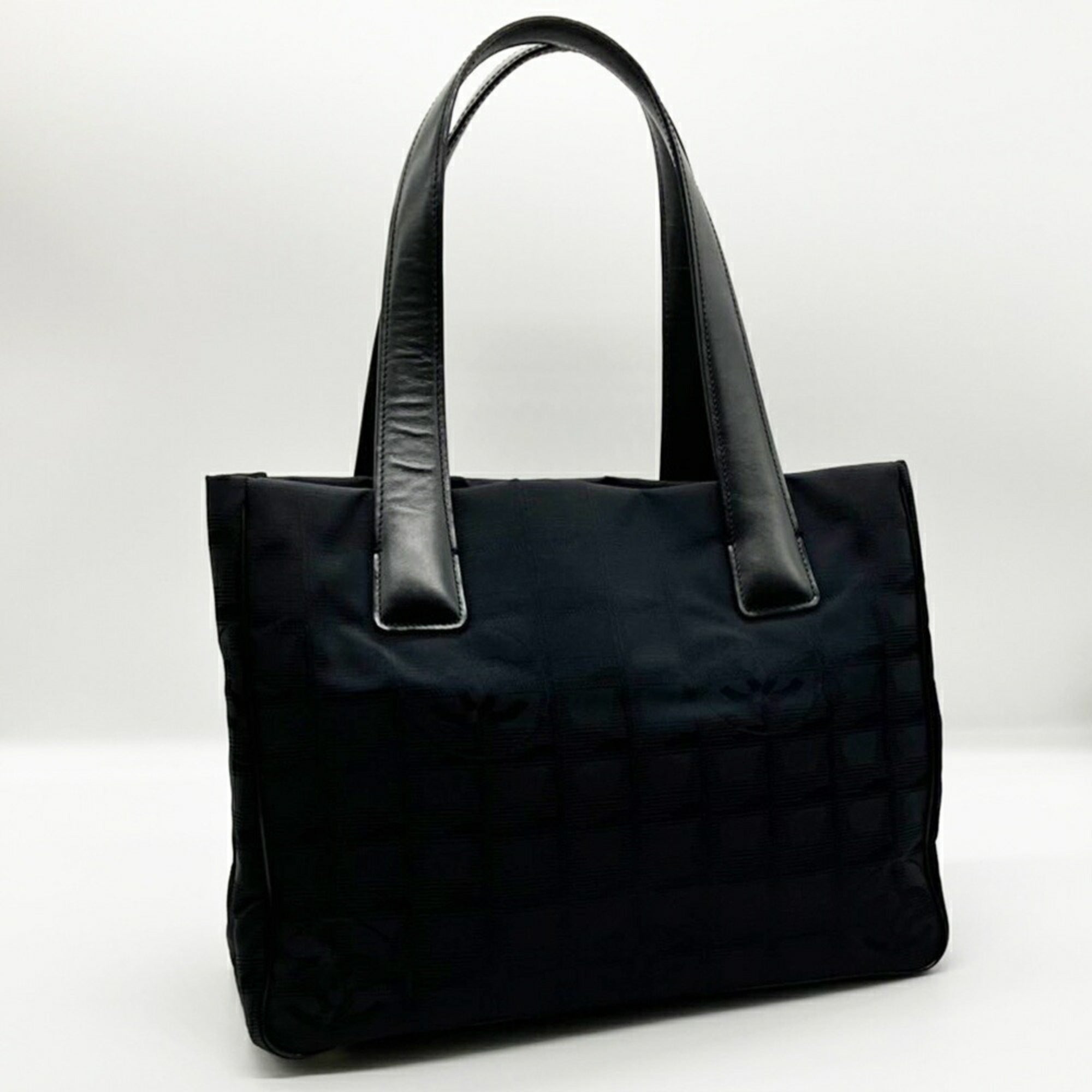 Chanel New Travel Line Black Nylon Leather Handbag Shoulder Bag (Pre-Owned)