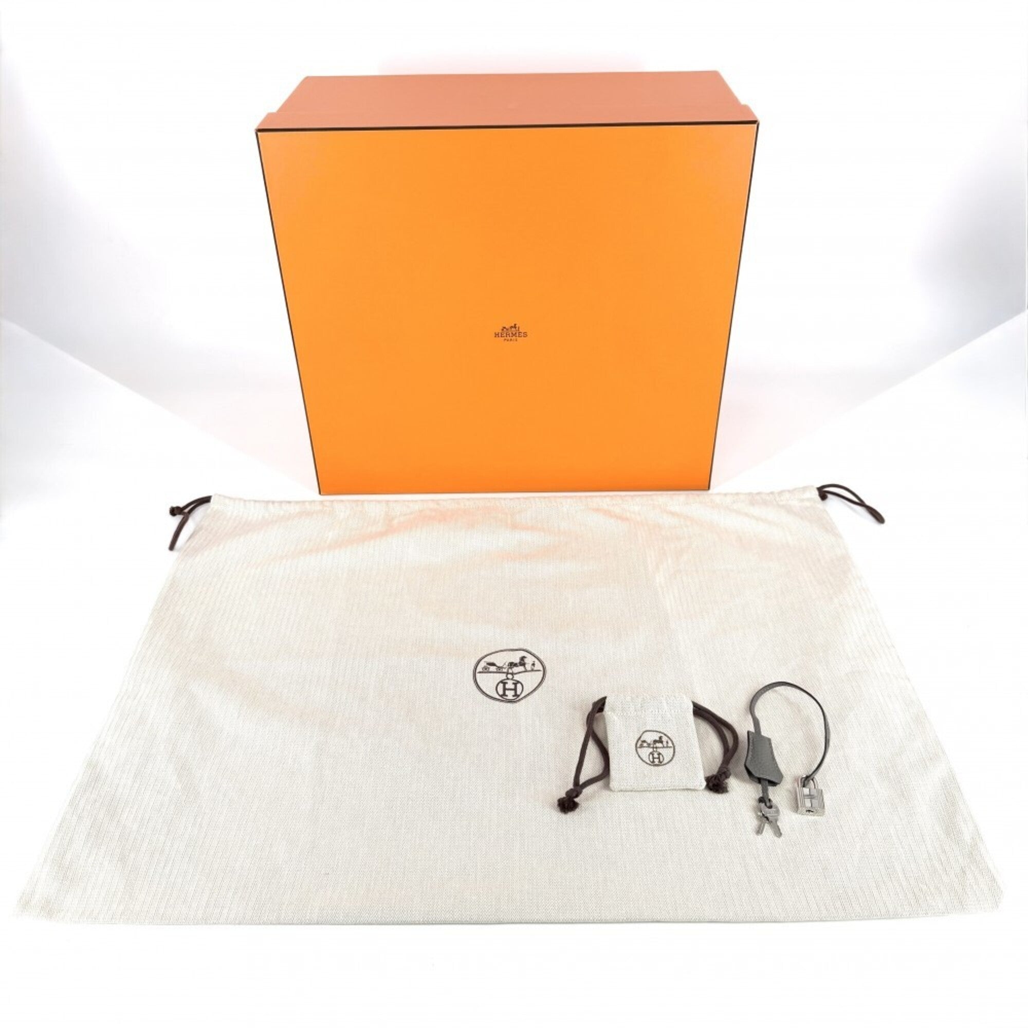 Hermes Gray Togo Leather Handbag (Pre-Owned)