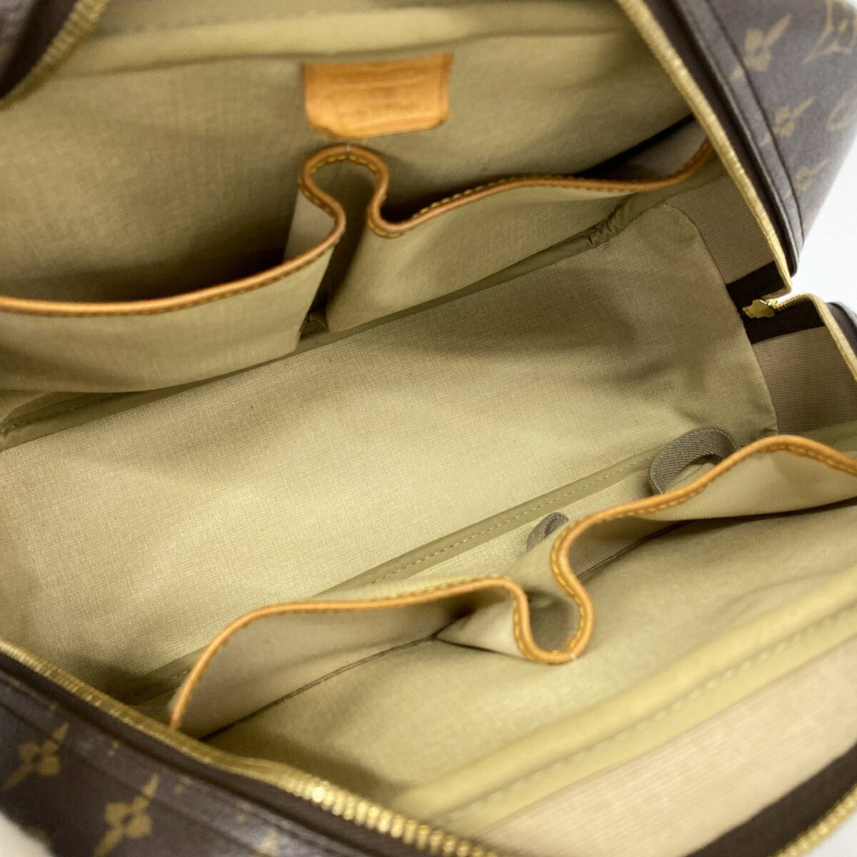 Louis Vuitton Brown Handbag (Pre-Owned)