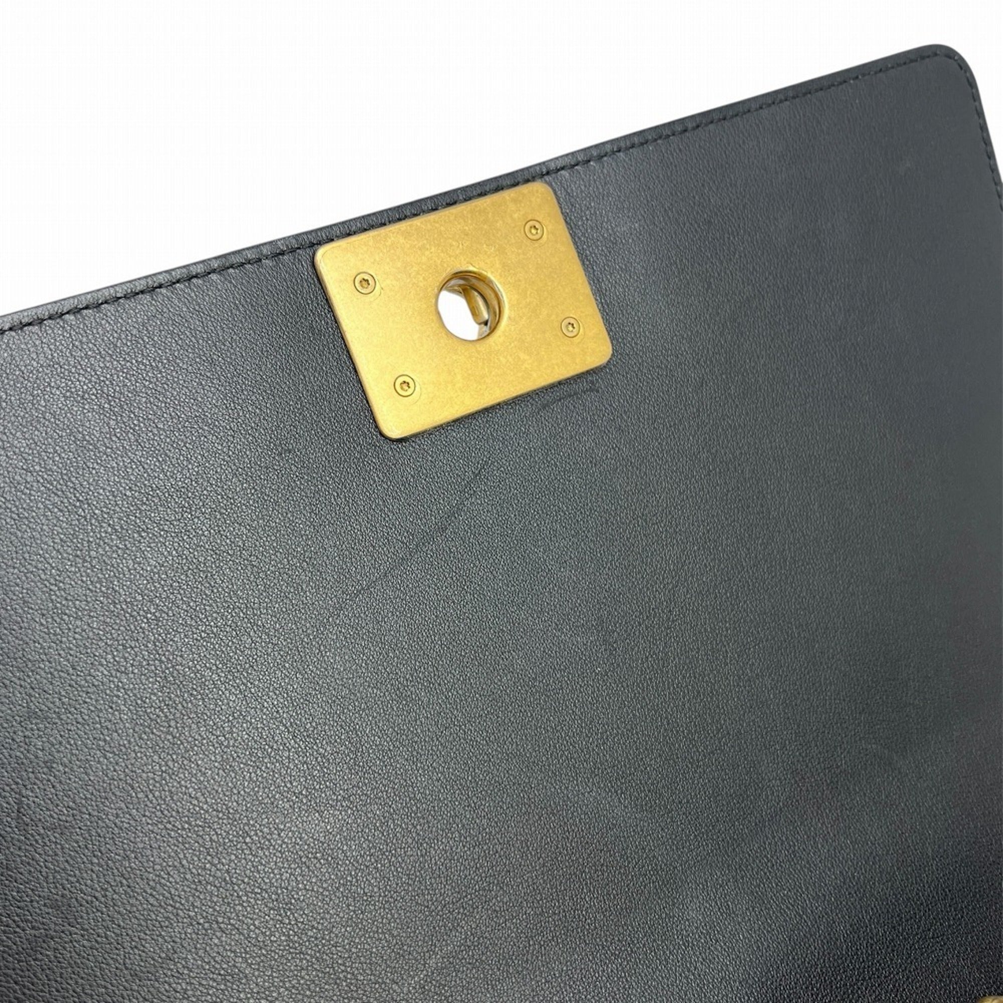 Chanel Matelasse Black Leather Shoulder Bag (Pre-Owned)
