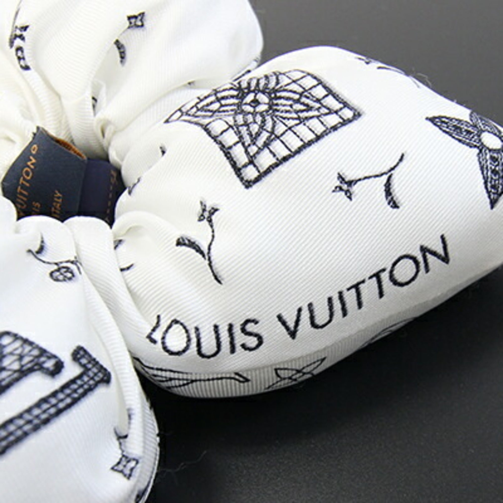 Louis Vuitton Fleur White (Pre-Owned)