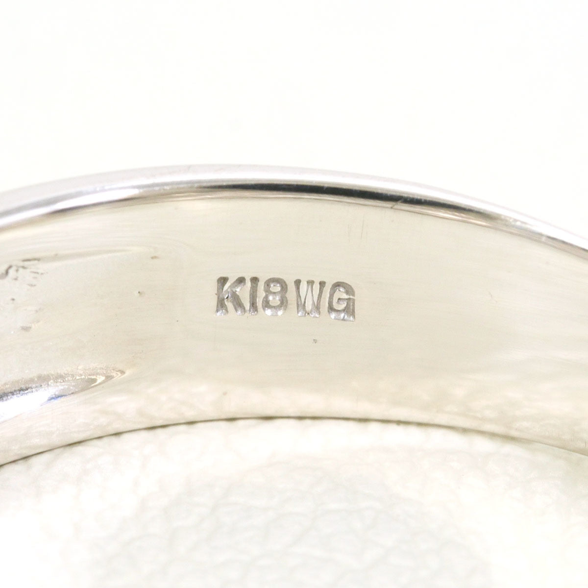 Unbranded White Gold White Gold (18K) Band Ring (Pre-Owned)