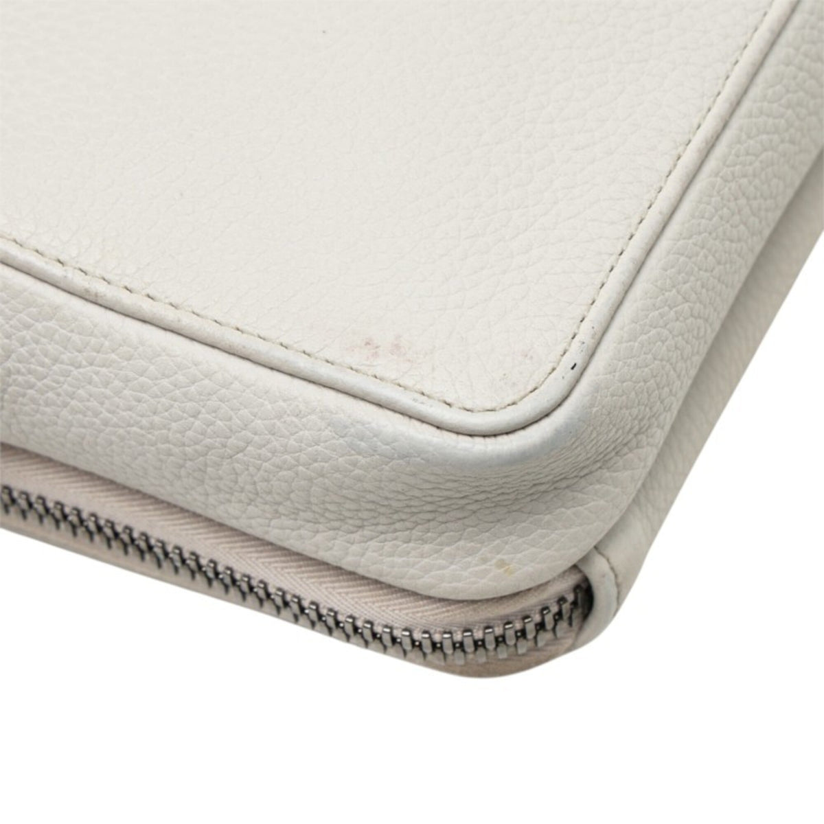 Christian Dior Ivory Leather Shoulder Bag (Pre-Owned)