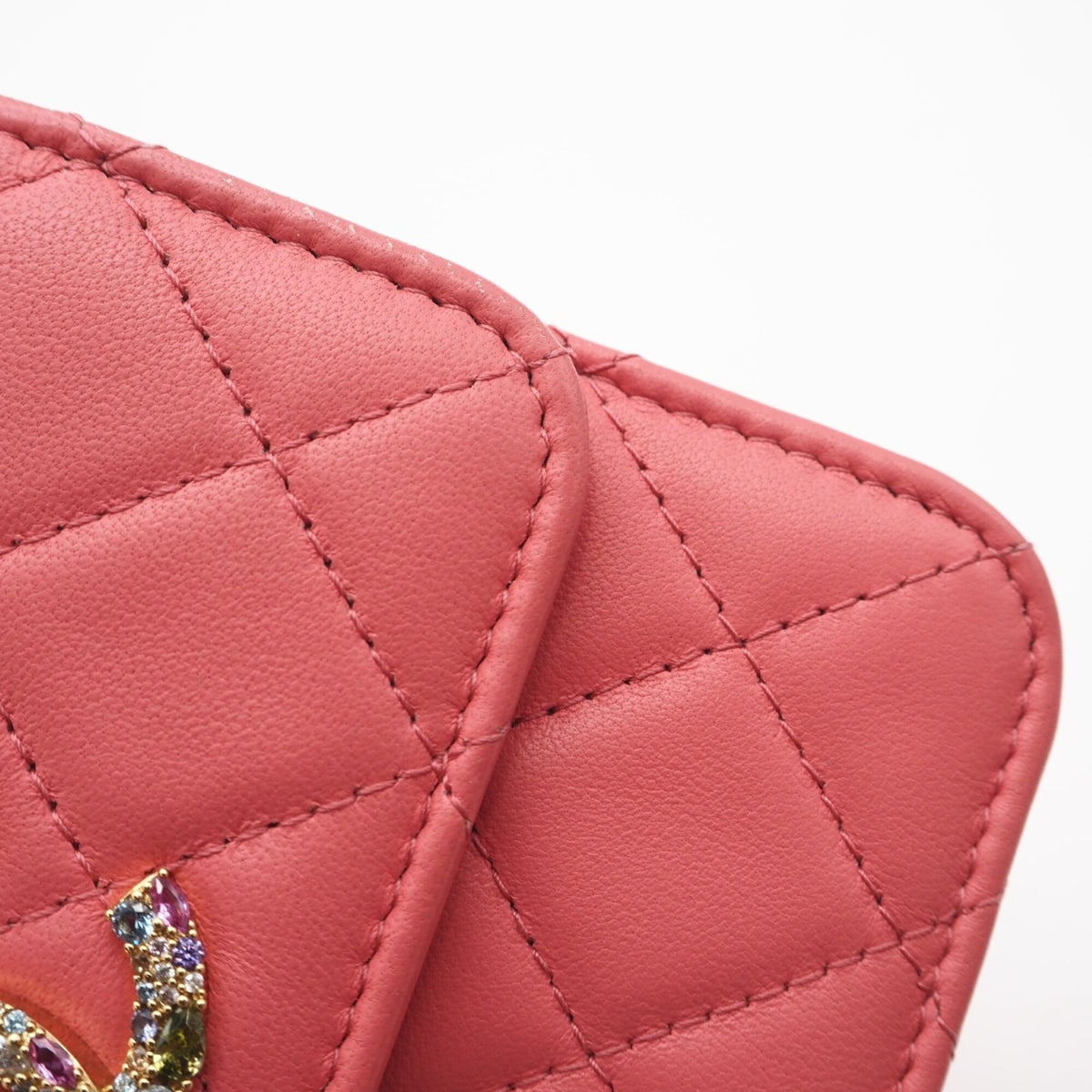Chanel Matelasse Pink Leather Shoulder Bag (Pre-Owned)