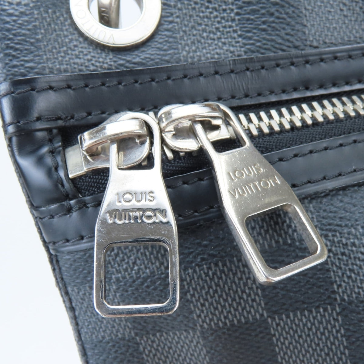 Louis Vuitton Black Damier Graphite Gray Damier Graphite Shoulder Bag (Pre-Owned)