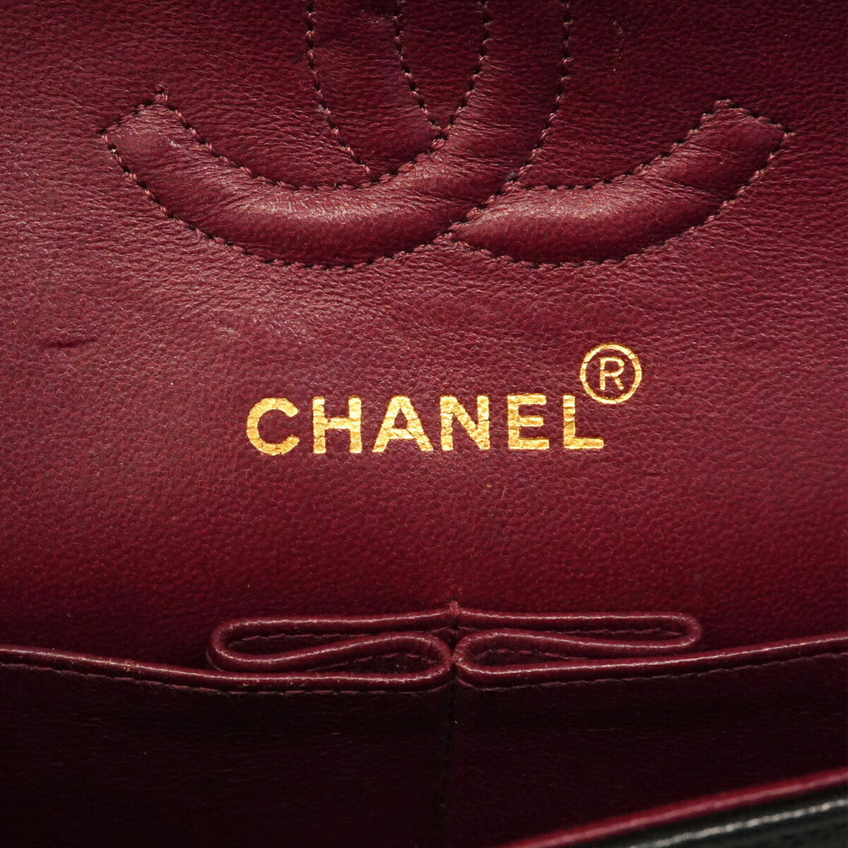 Chanel Black Leather Shoulder Bag (Pre-Owned)