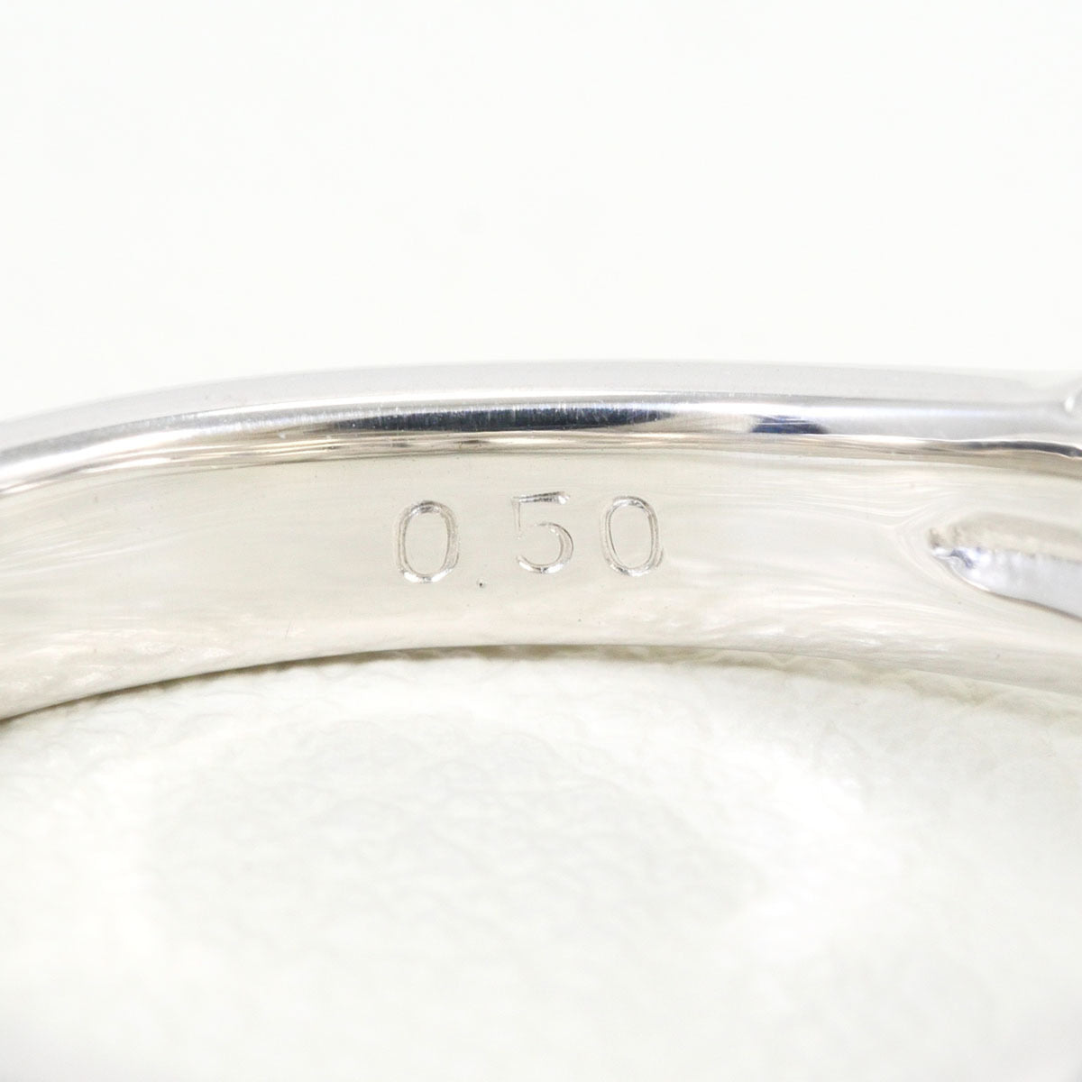 Unbranded White Gold White Gold (18K) Band Ring (Pre-Owned)