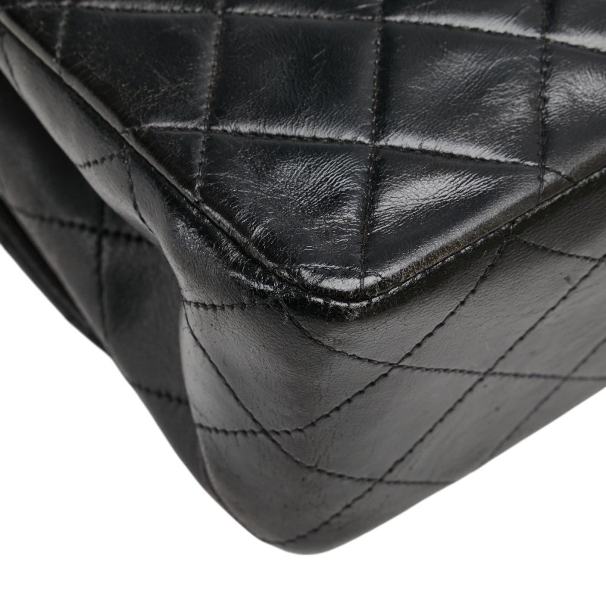 Chanel Black Leather Shoulder Bag (Pre-Owned)