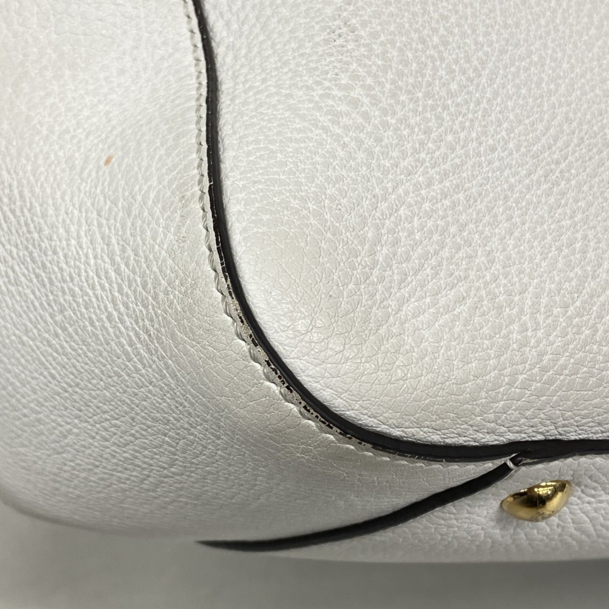 Fendi White Leather Handbag (Pre-Owned)