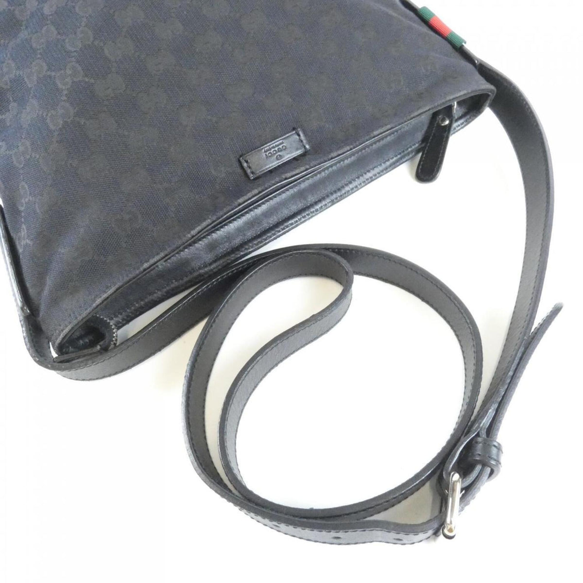 Gucci Black Gg Canvas Shoulder Bag (Pre-Owned)
