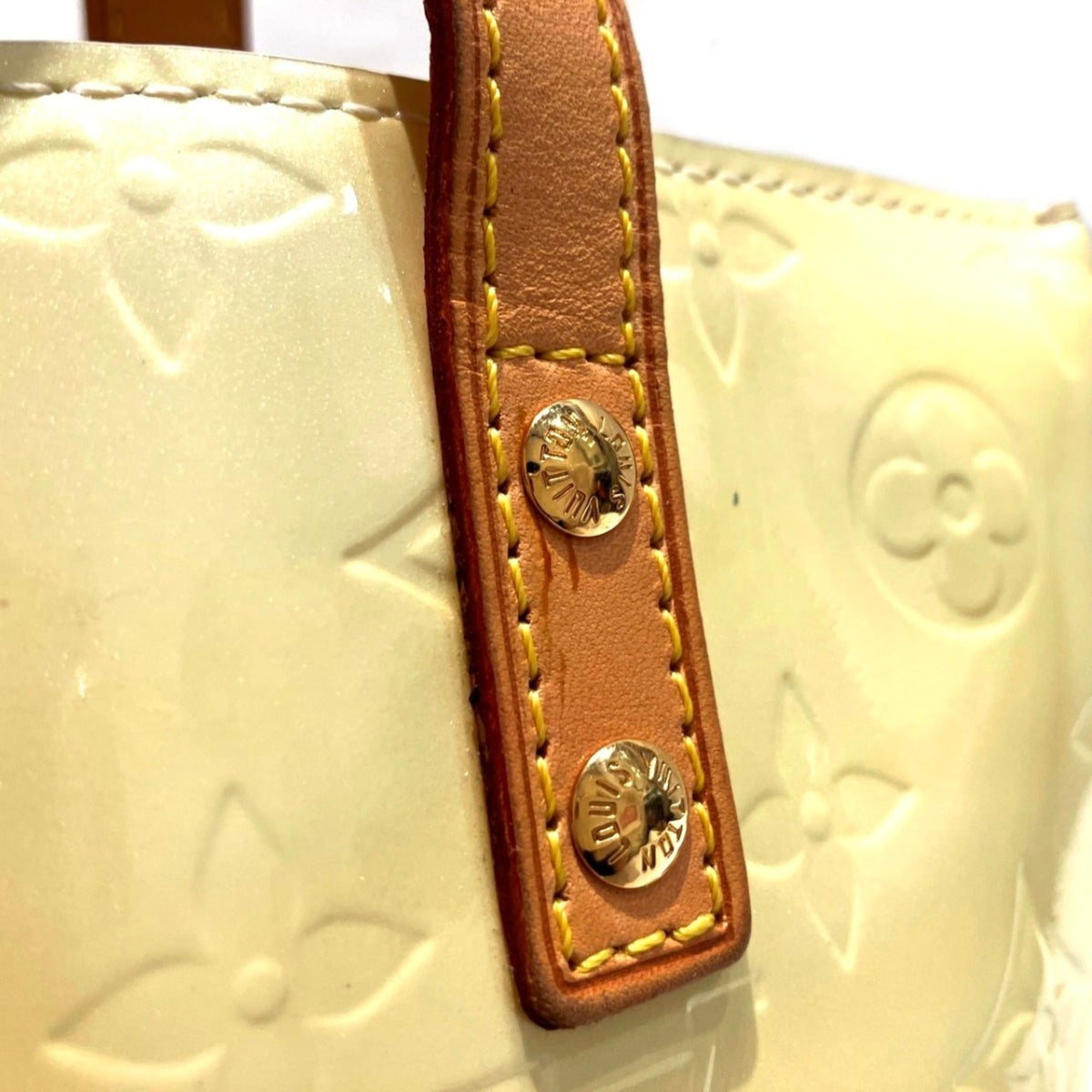 Louis Vuitton Pearl Patent Leather Handbag (Pre-Owned)