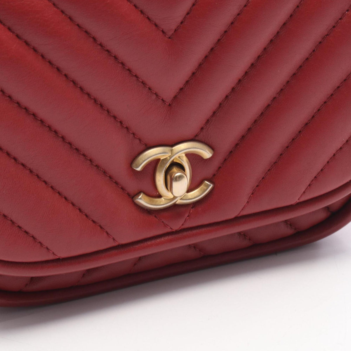 Chanel Red Color Leather Handbag Shoulder Bag (Pre-Owned)