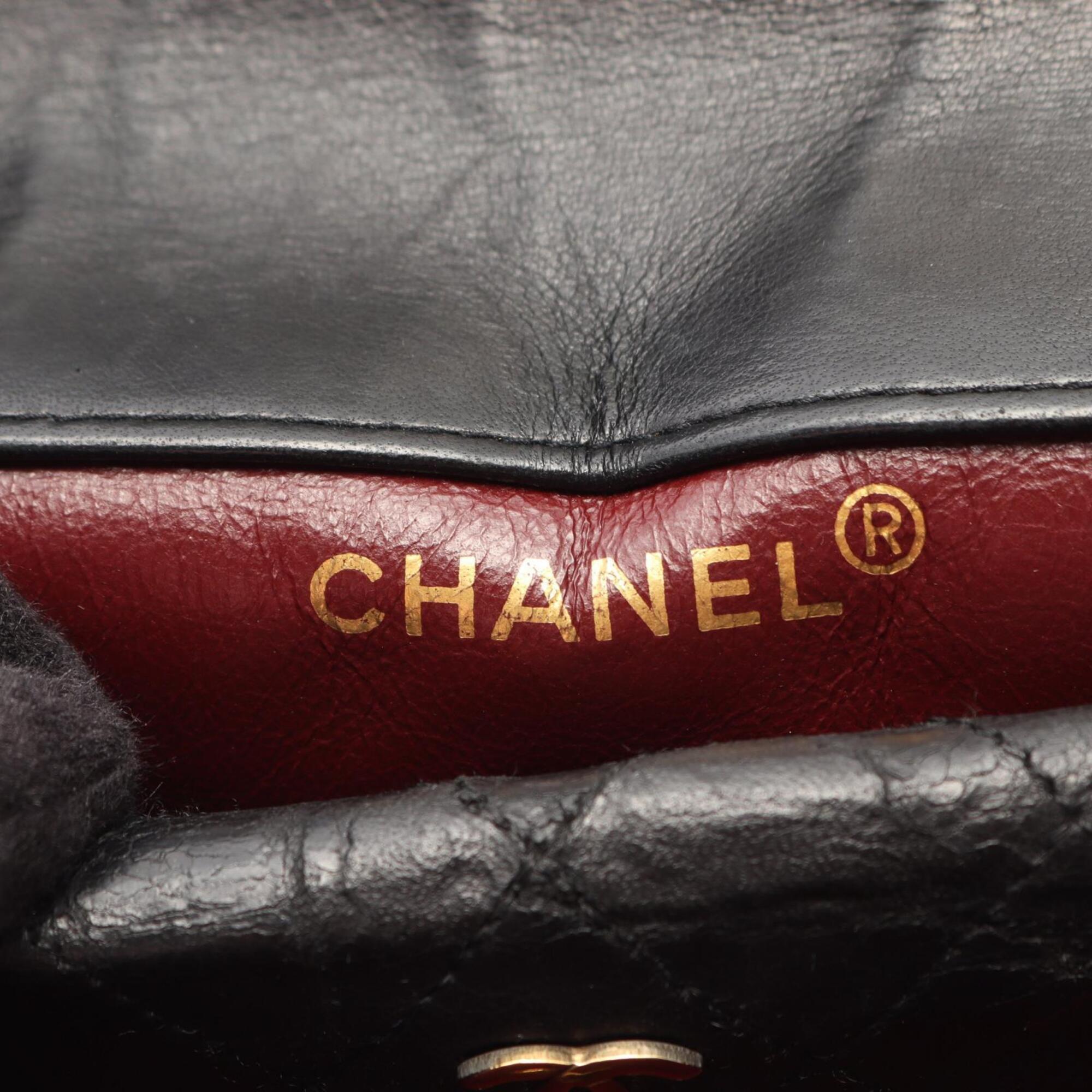 Chanel Black Leather Handbag Shoulder Bag (Pre-Owned)
