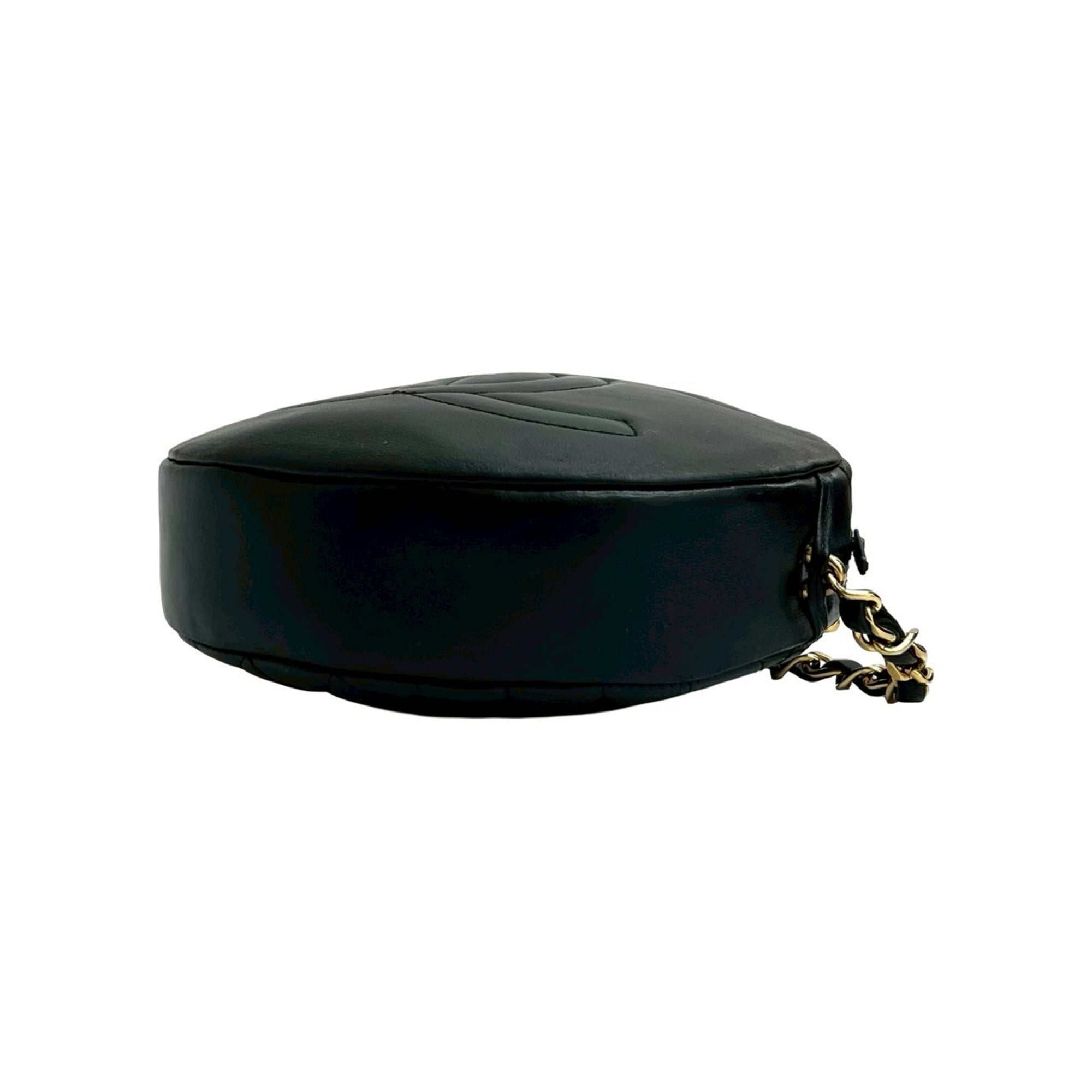 Chanel Black Leather Pochette Shoulder Bag (Pre-Owned)