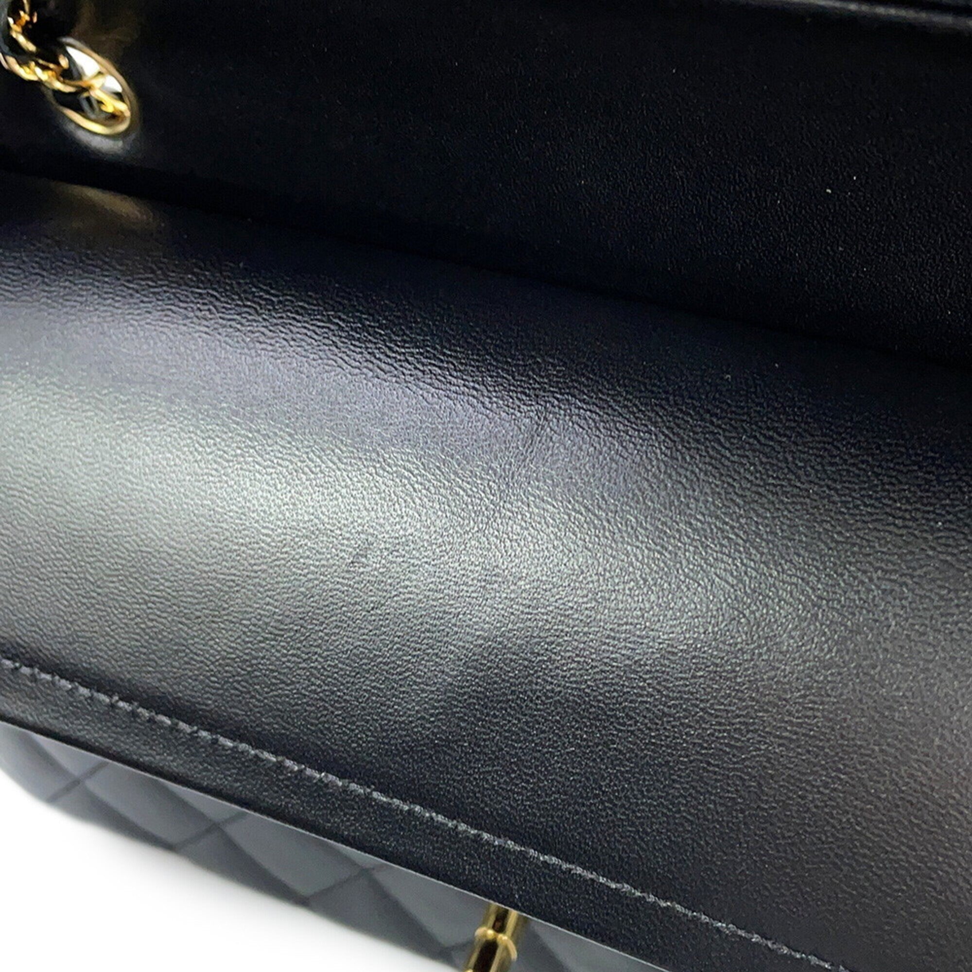 Chanel Black Leather Handbag Shoulder Bag (Pre-Owned)