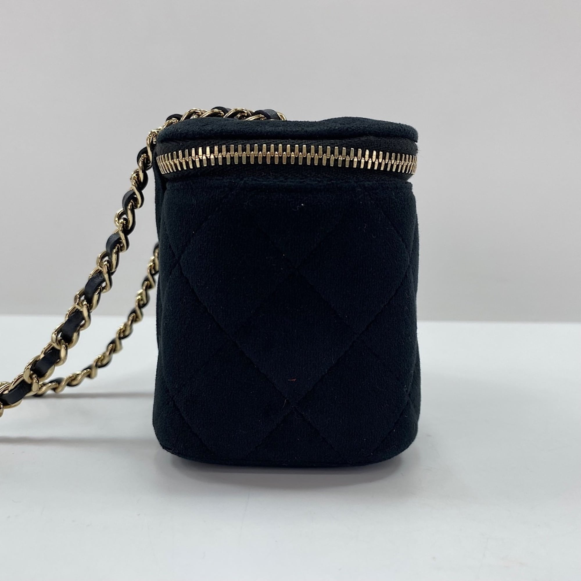 Chanel Matelasse Black Shoulder Bag (Pre-Owned)
