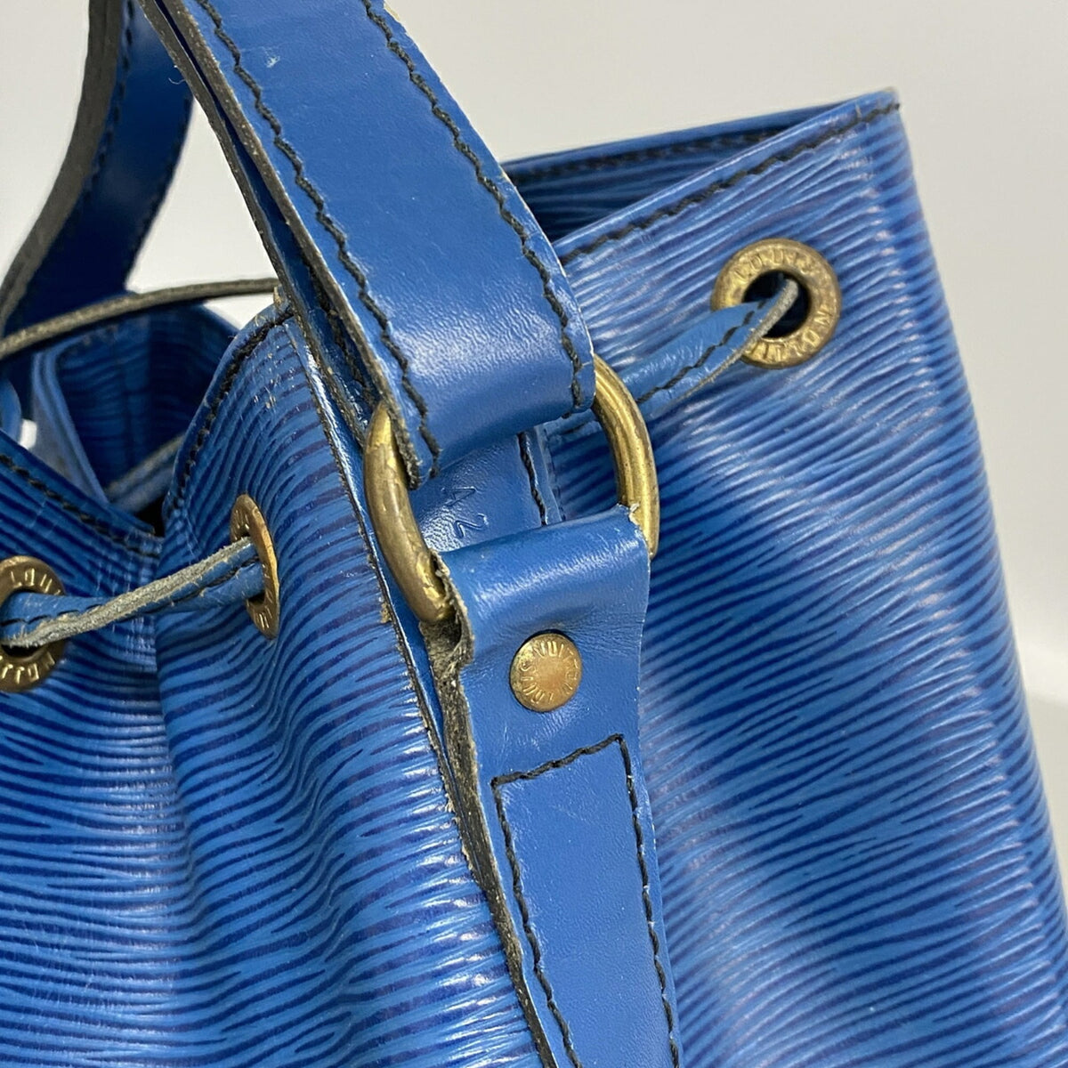 Louis Vuitton Toledo Blue Shoulder Bag (Pre-Owned)
