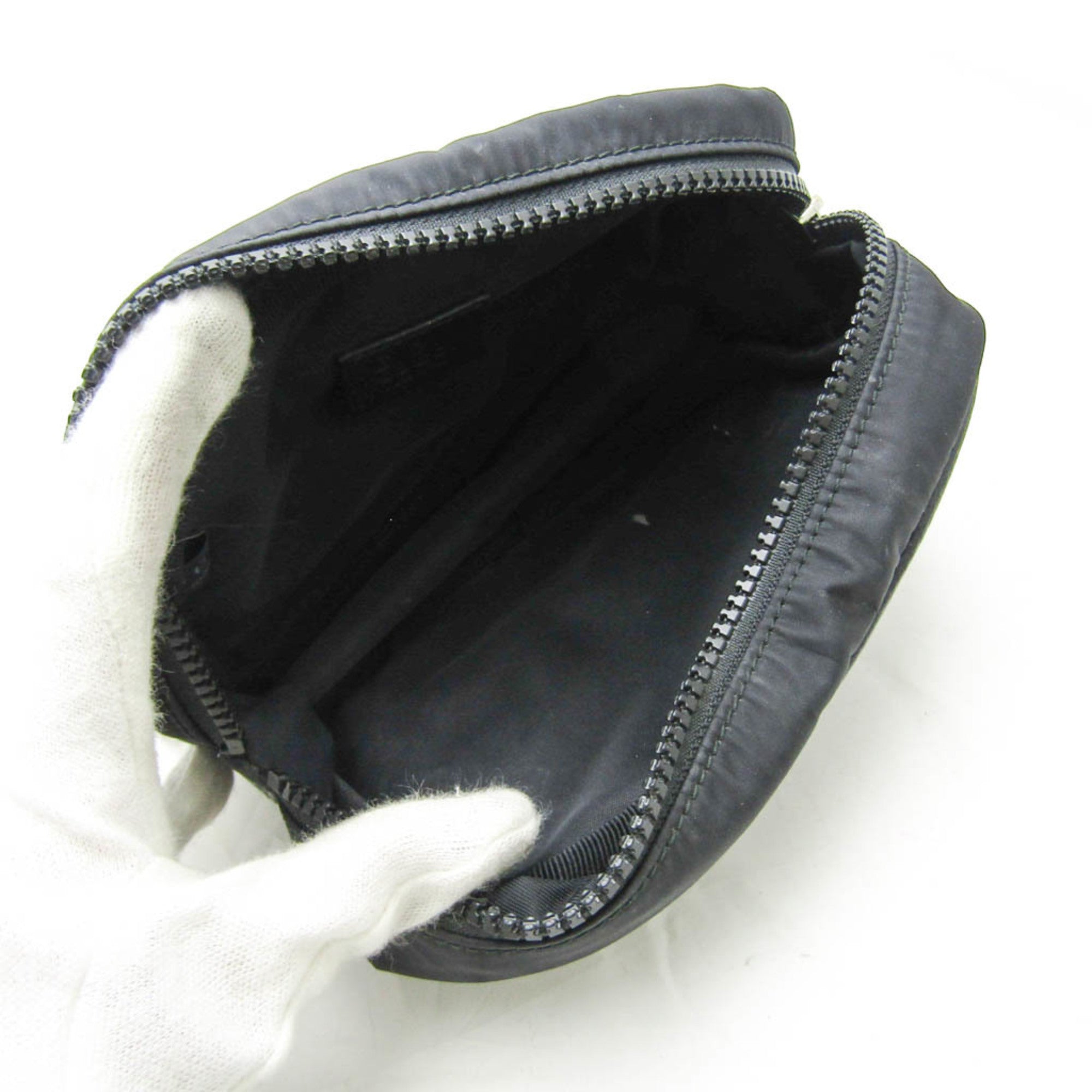 Gucci Black Nylon Pouch (Pre-Owned)