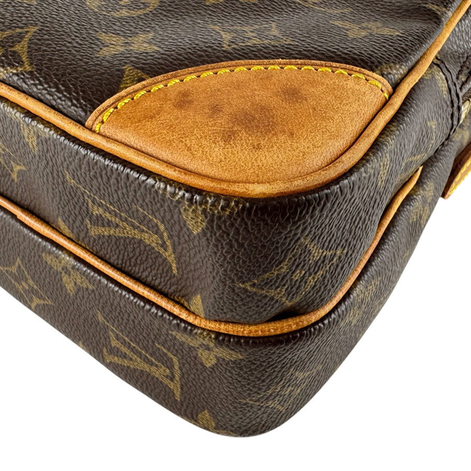 Louis Vuitton Brown Monogram Monogram Shoulder Bag (Pre-Owned)