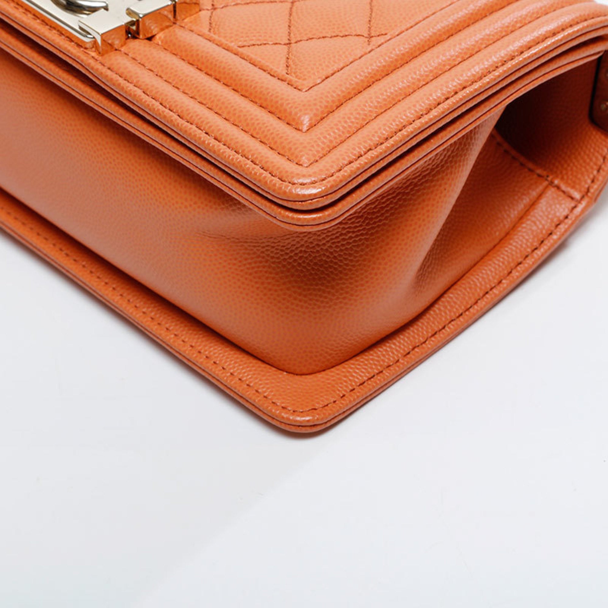 Chanel Orange Shoulder Bag (Pre-Owned)
