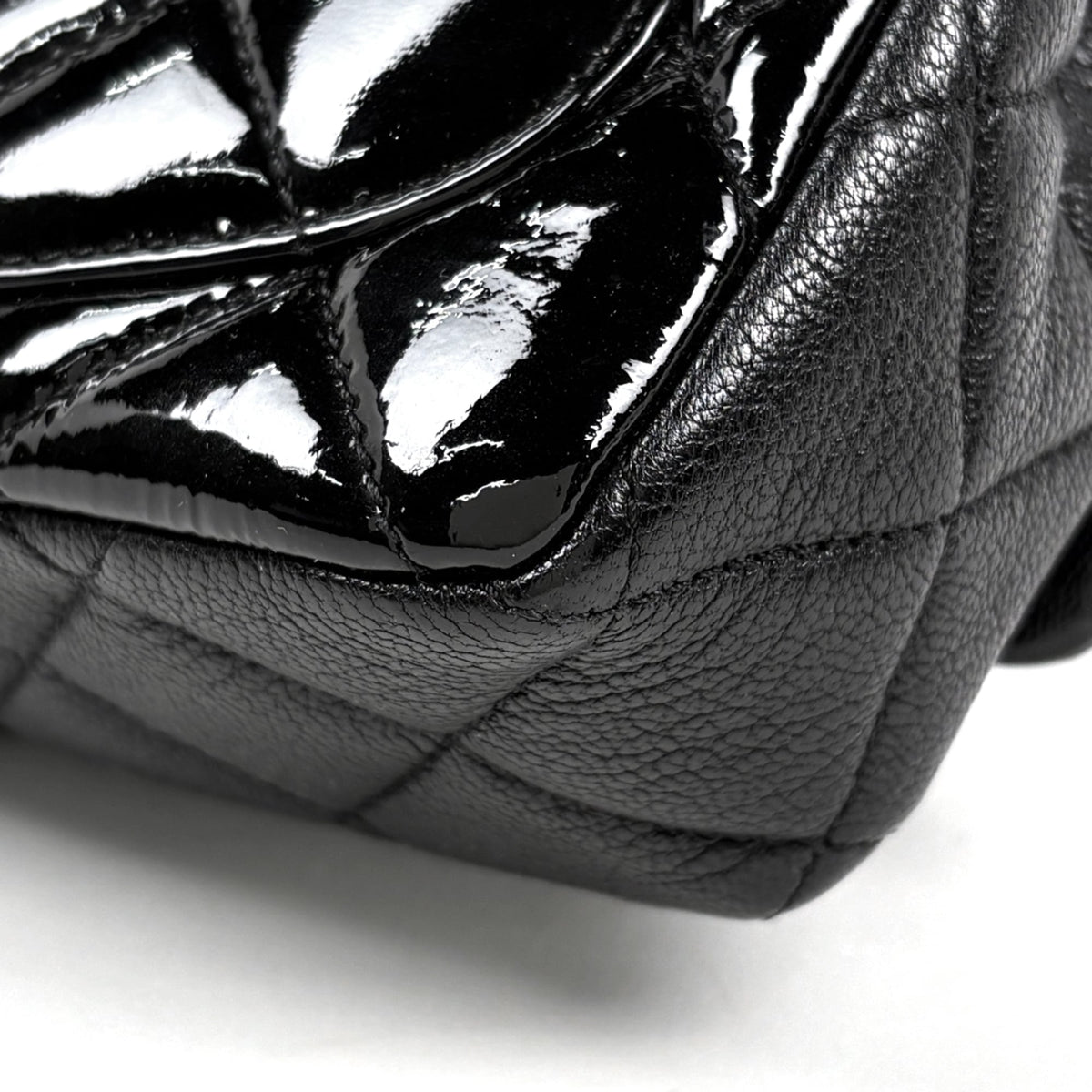 Chanel Matelasse Black Patent Leather Leather Shoulder Bag (Pre-Owned)