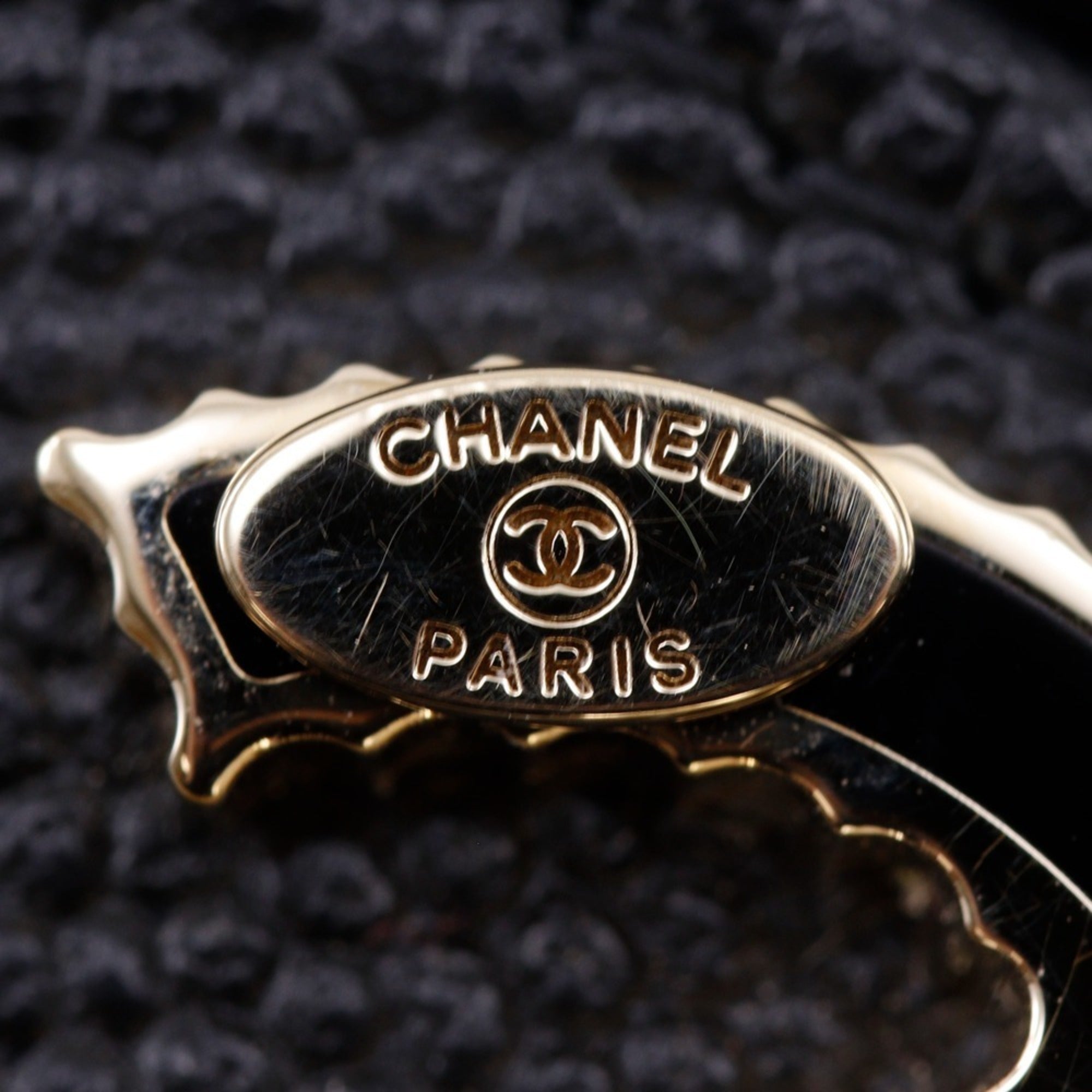 Chanel Black Grained Calfskin Shoulder Bag (Pre-Owned)